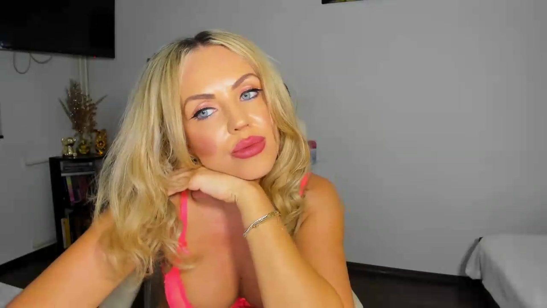 Gallery image thumbnail from MISS_JOY99's myfreecams stream on, 07/24/2026, 12:21 image 13 of 20