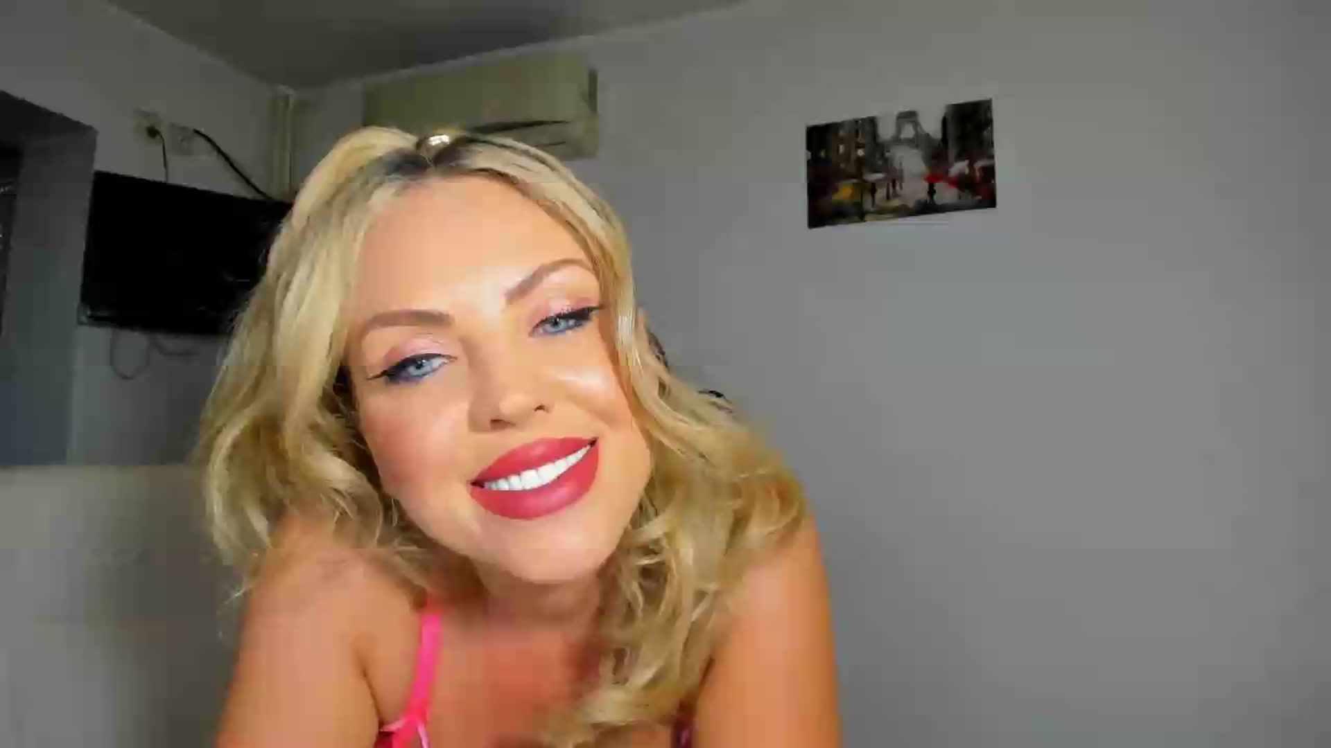 Gallery image thumbnail from MISS_JOY99's myfreecams stream on, 07/26/2026, 10:36 image 10 of 20