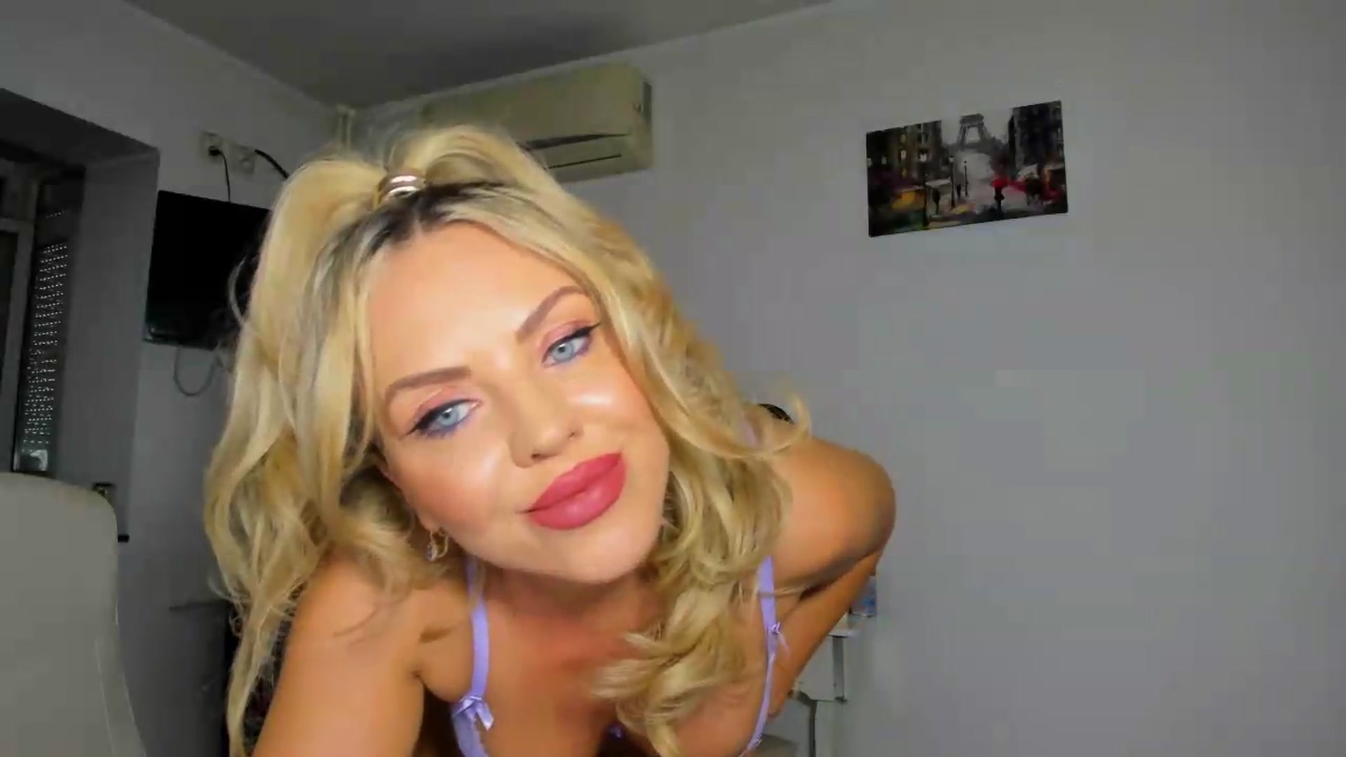 Gallery image thumbnail from MISS_JOY99's myfreecams stream on, 07/27/2026, 06:33 image 3 of 20