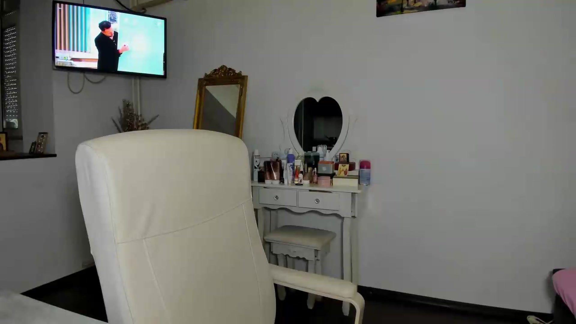 Gallery image thumbnail from MISS_JOY99's myfreecams stream on, 07/27/2026, 06:33 image 11 of 20