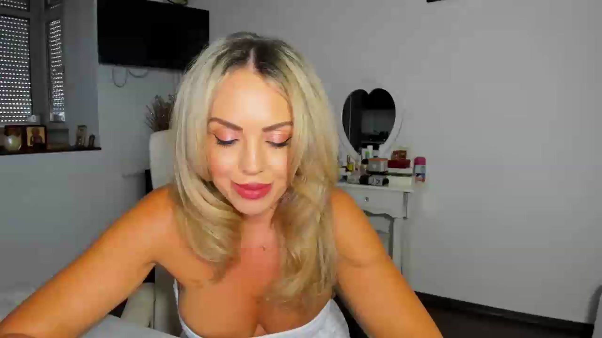 Gallery image thumbnail from MISS_JOY99's myfreecams stream on, 08/24/2026, 07:25 image 8 of 20