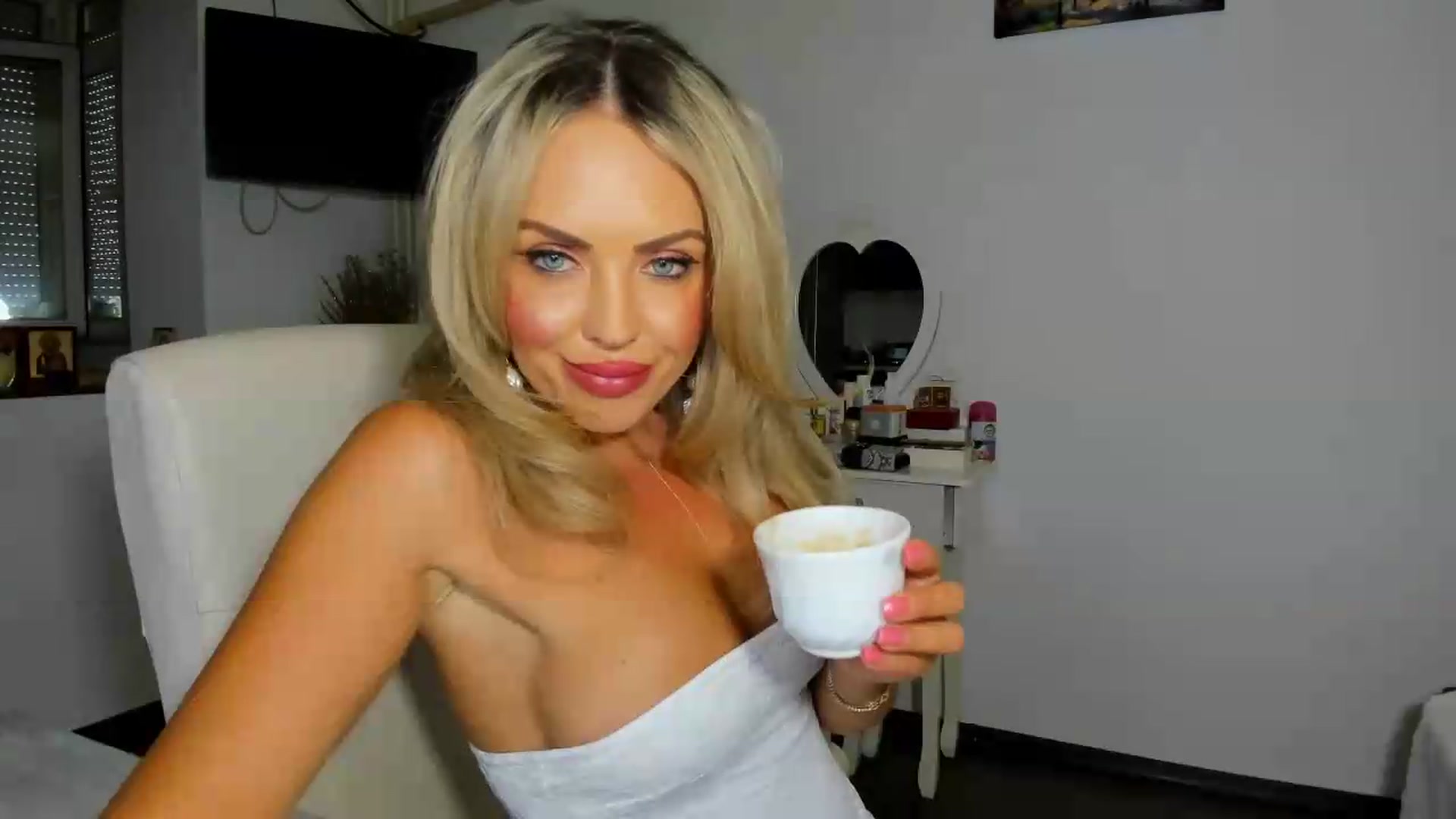 Gallery image thumbnail from MISS_JOY99's myfreecams stream on, 08/24/2026, 11:26 image 19 of 20