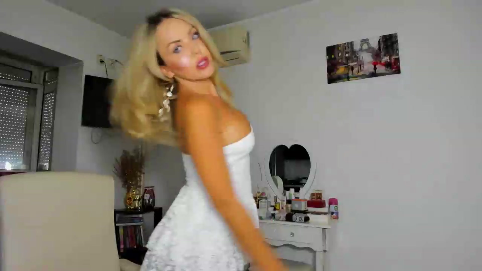 Gallery image thumbnail from MISS_JOY99's myfreecams stream on, 08/24/2026, 11:26 image 4 of 20