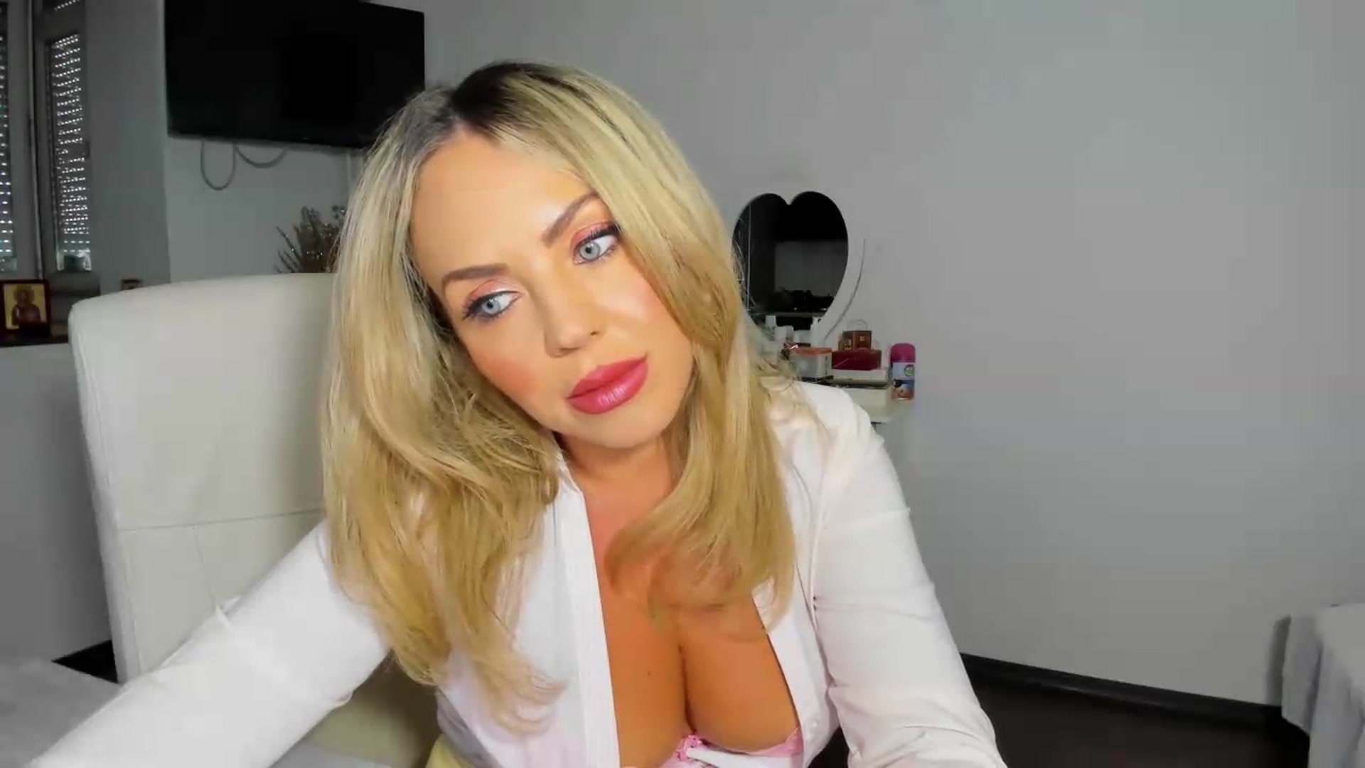 Gallery image thumbnail from MISS_JOY99's myfreecams stream on, 08/25/2026, 07:58 image 2 of 20