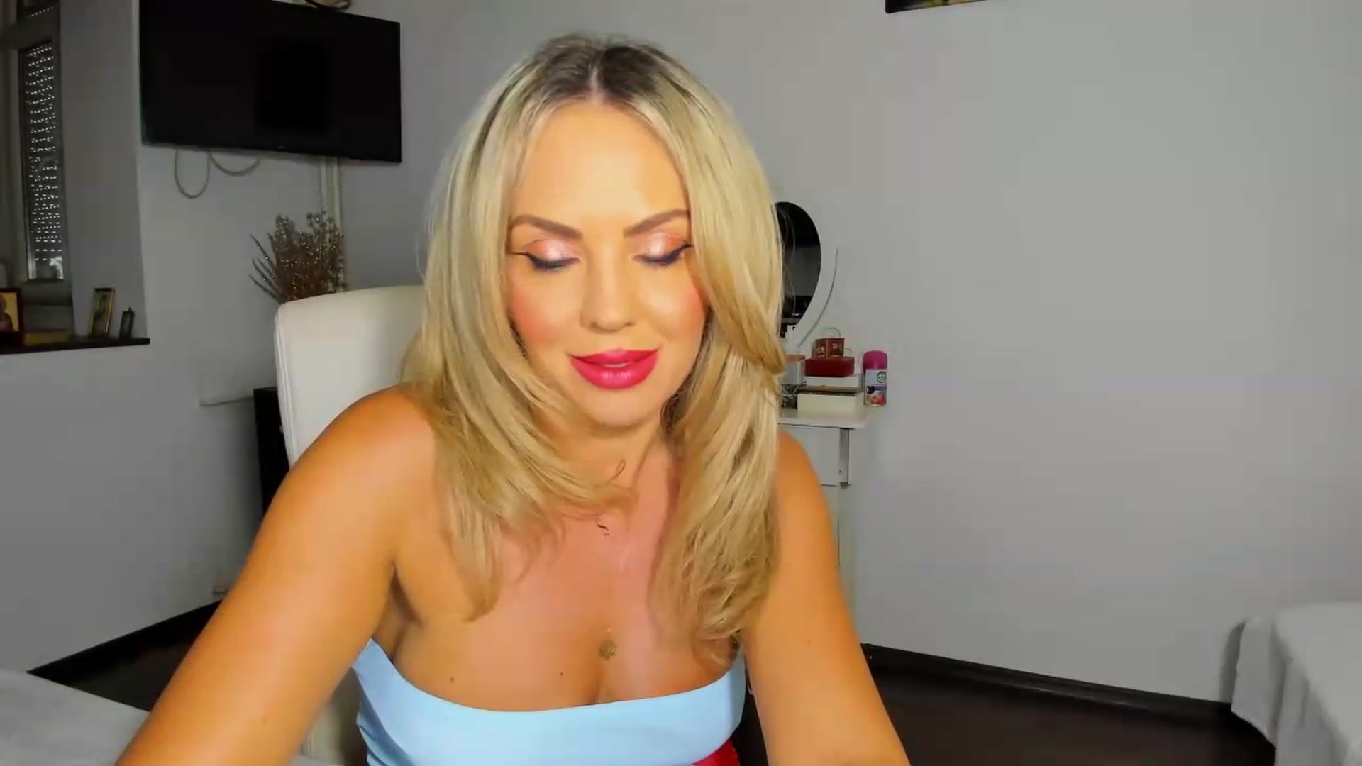 Gallery image thumbnail from MISS_JOY99's myfreecams stream on, 08/26/2026, 07:38 image 16 of 20