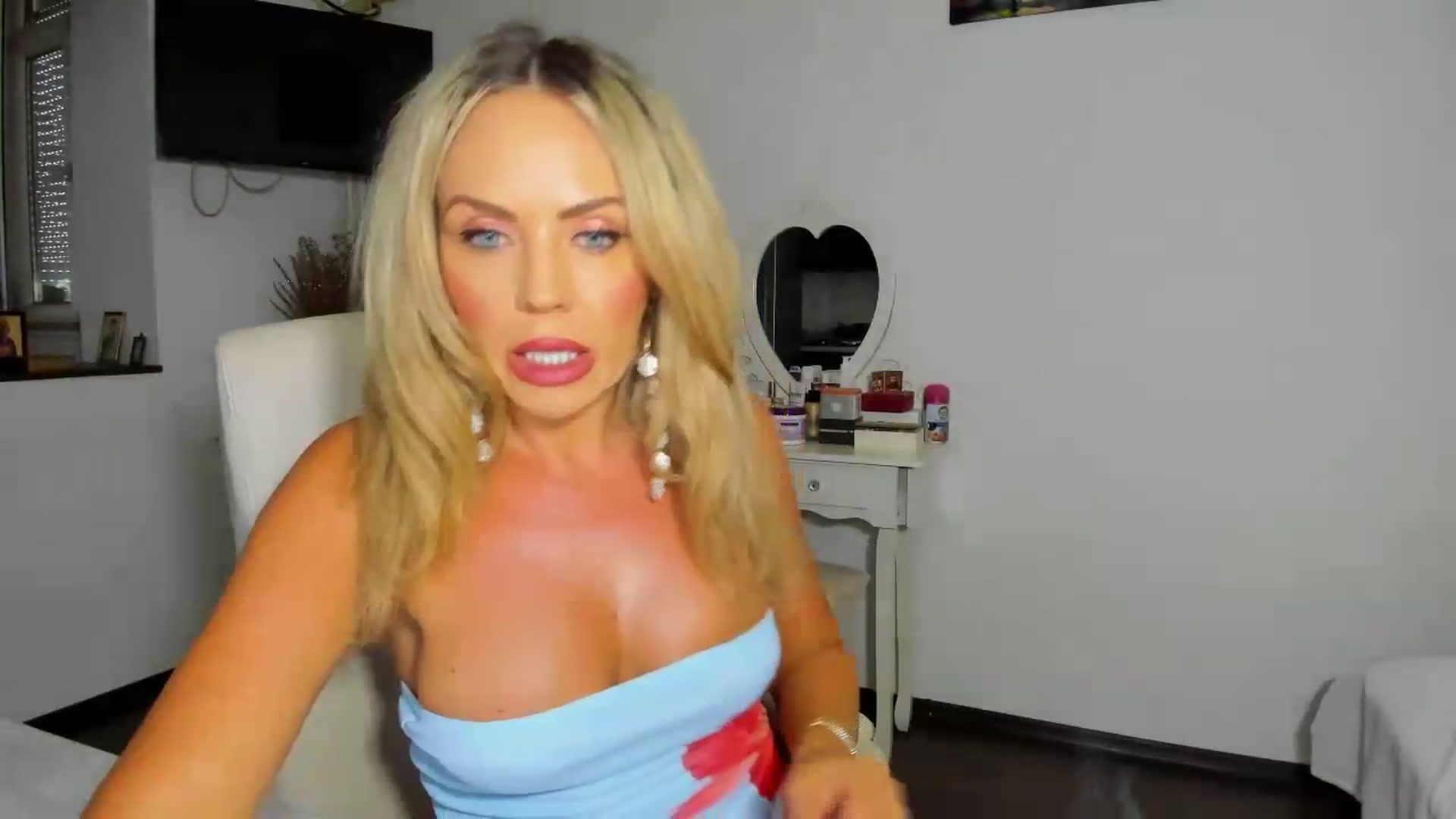 Gallery image thumbnail from MISS_JOY99's myfreecams stream on, 08/27/2026, 10:12 image 20 of 20