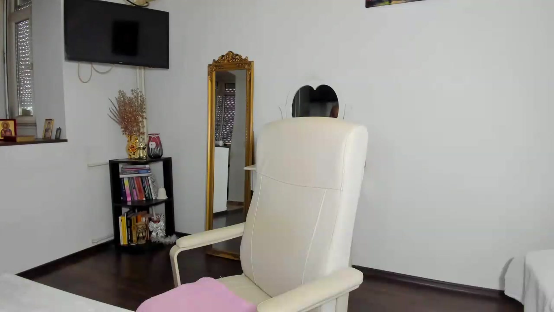 Gallery image thumbnail from MISS_JOY99's myfreecams stream on, 08/27/2026, 10:12 image 13 of 20