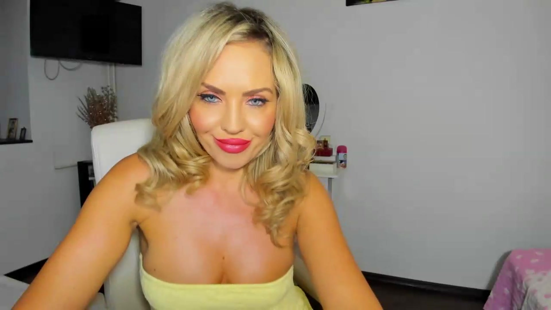 Gallery image thumbnail from MISS_JOY99's myfreecams stream on, 08/30/2026, 09:15 image 5 of 20