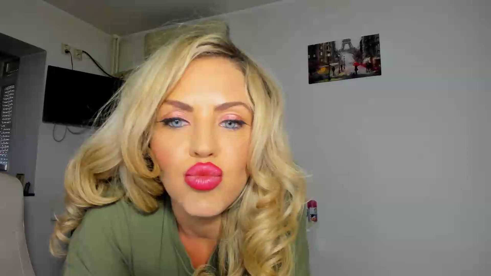 Gallery image thumbnail from MISS_JOY99's myfreecams stream on, 08/30/2026, 09:15 image 15 of 20