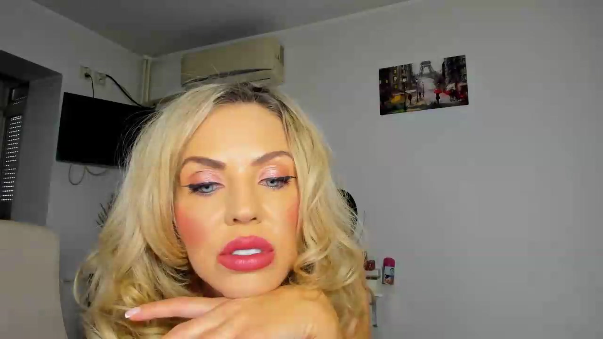 Gallery image thumbnail from MISS_JOY99's myfreecams stream on, 08/31/2026, 07:43 image 14 of 20
