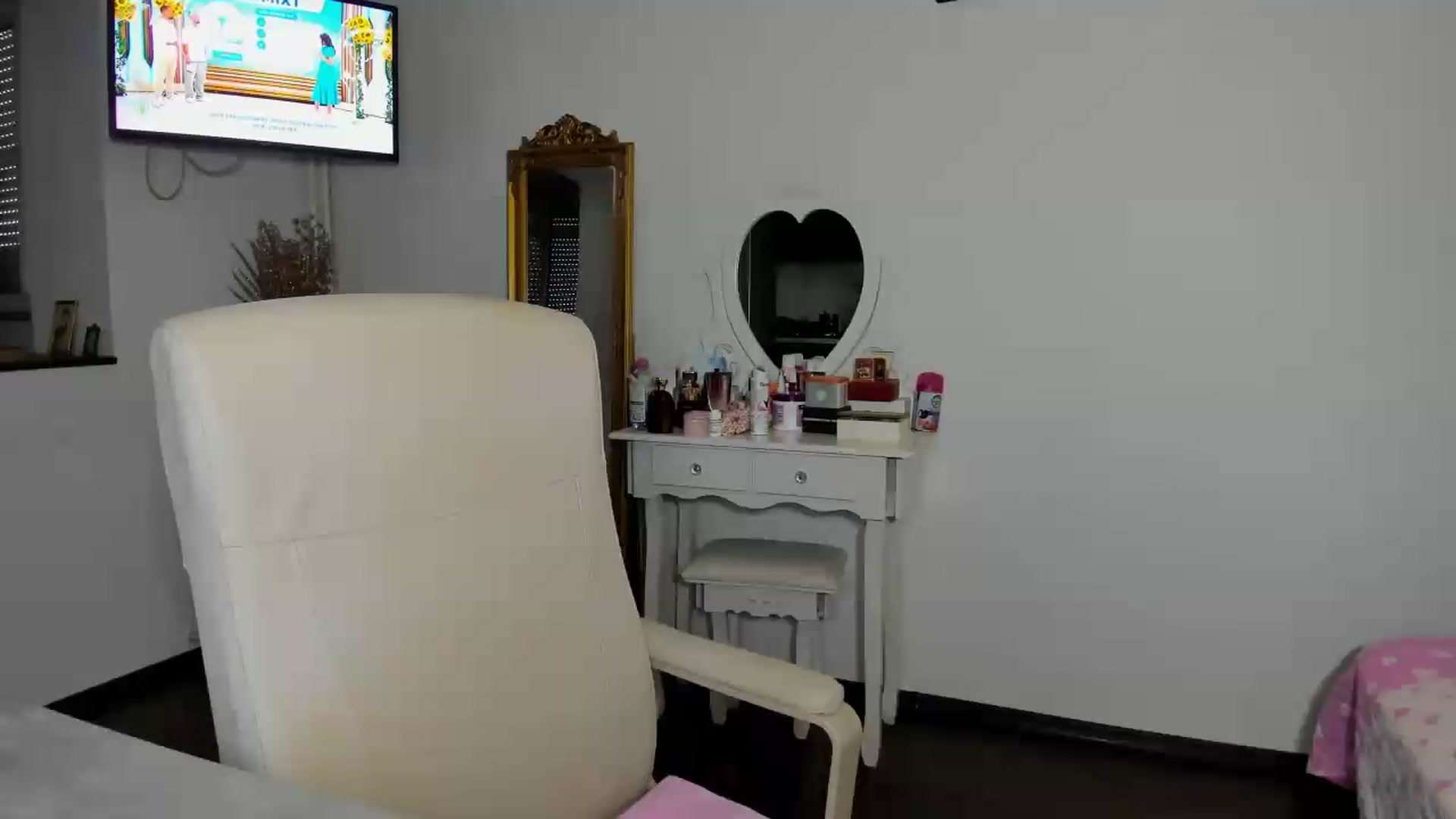 Gallery image thumbnail from MISS_JOY99's myfreecams stream on, 08/31/2026, 07:43 image 4 of 20