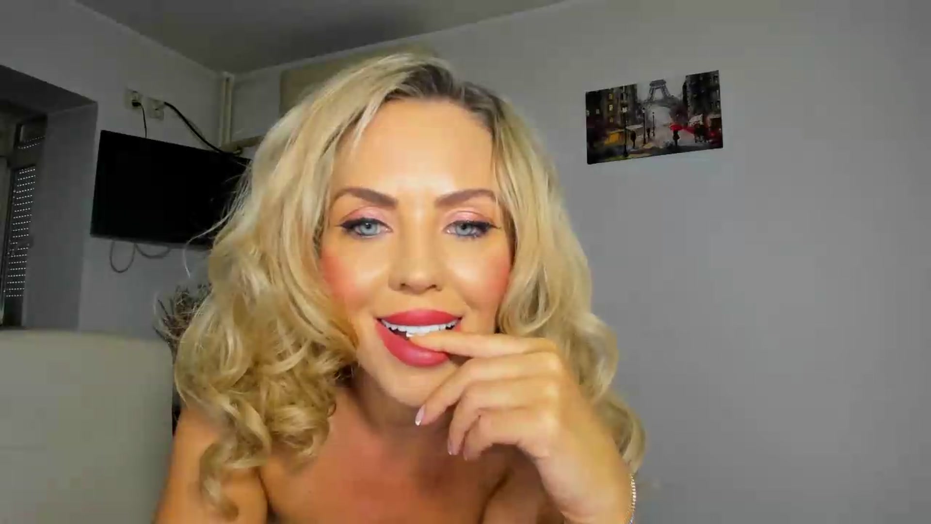Gallery image thumbnail from MISS_JOY99's myfreecams stream on, 08/31/2026, 12:40 image 16 of 20