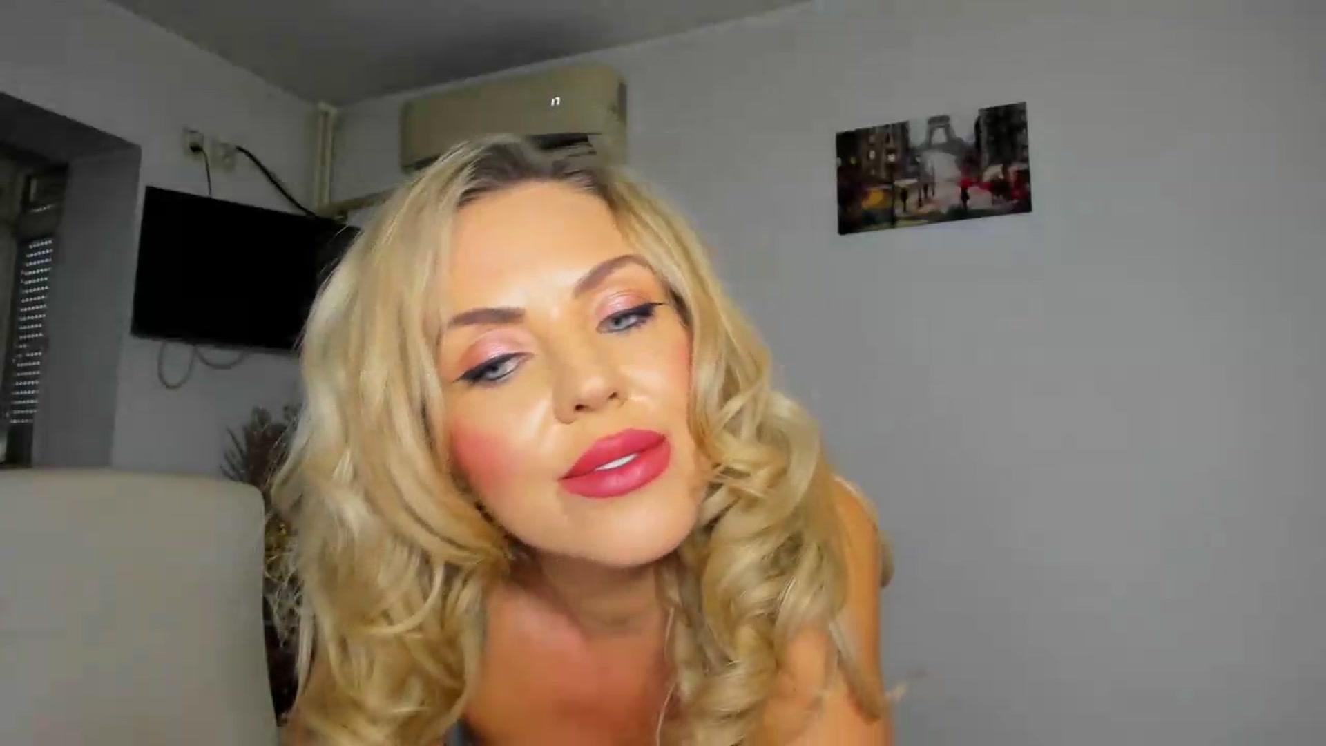 Gallery image thumbnail from MISS_JOY99's myfreecams stream on, 08/31/2026, 12:40 image 3 of 20