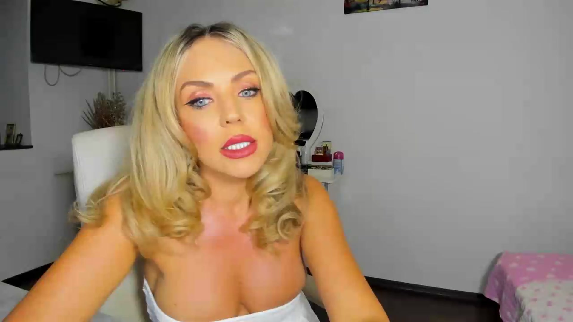Gallery image thumbnail from MISS_JOY99's myfreecams stream on, 09/03/2026, 06:59 image 12 of 20