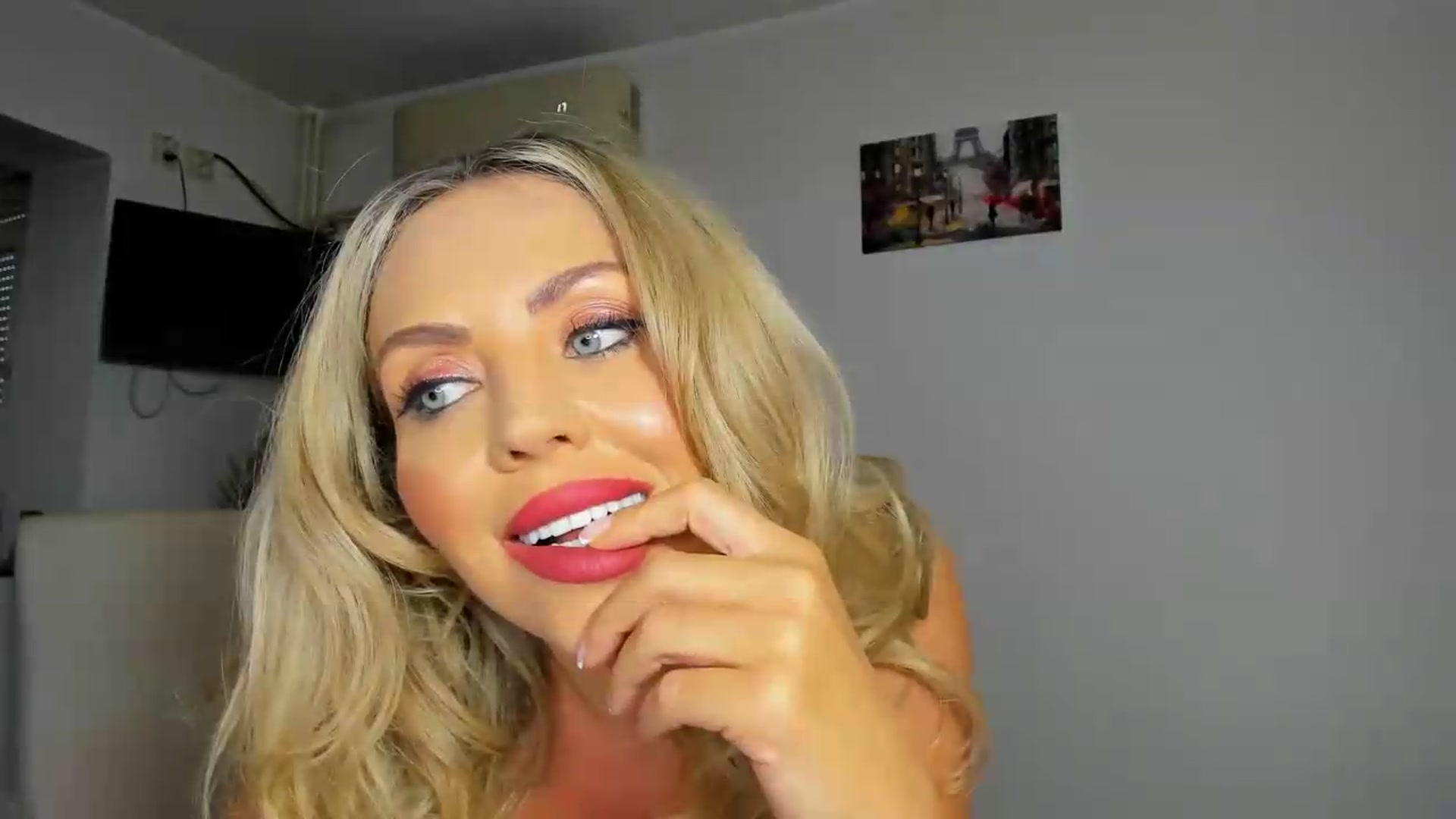 Gallery image thumbnail from MISS_JOY99's myfreecams stream on, 09/03/2026, 12:53 image 7 of 20