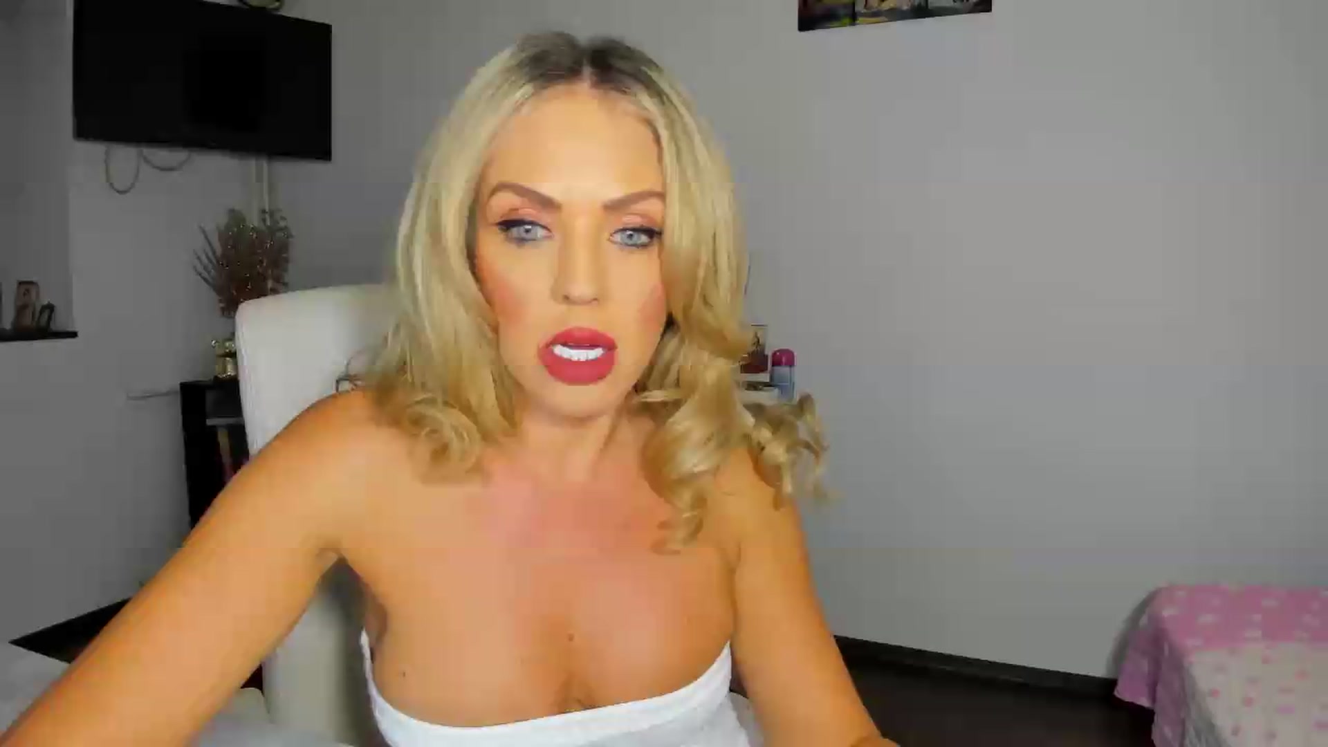 Gallery image thumbnail from MISS_JOY99's myfreecams stream on, 09/03/2026, 12:53 image 1 of 20