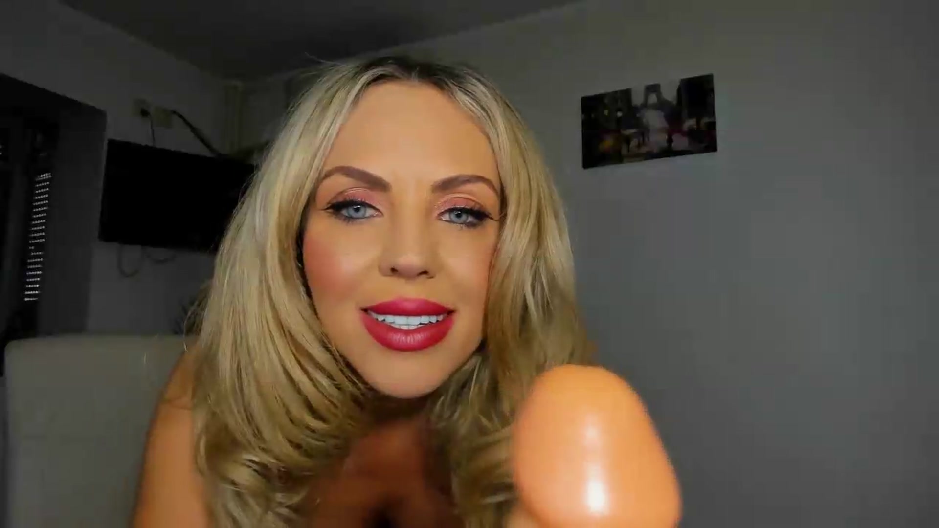 Gallery image thumbnail from MISS_JOY99's myfreecams stream on, 09/06/2026, 09:45 image 3 of 20
