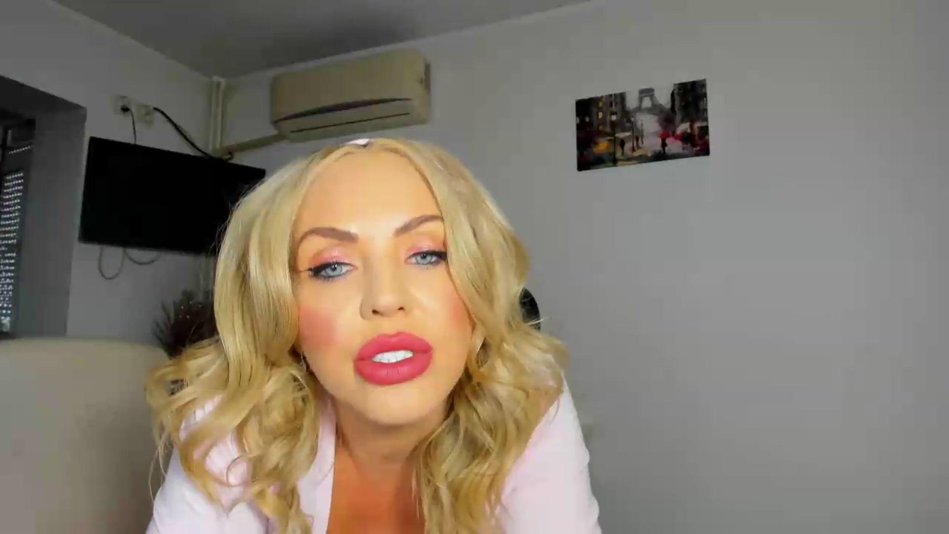 Gallery image thumbnail from MISS_JOY99's myfreecams stream on, 09/10/2026, 11:10 image 16 of 20