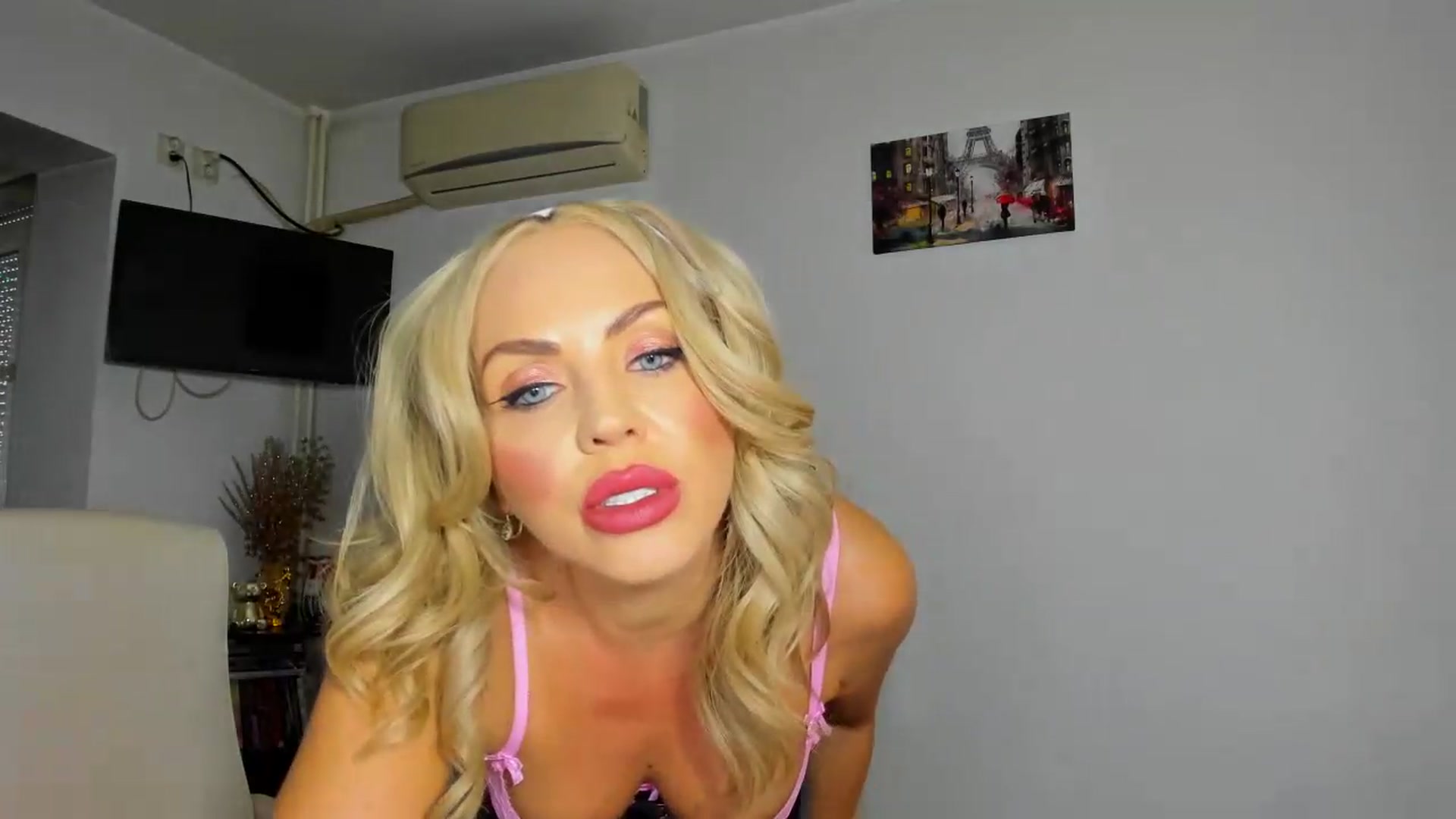 Gallery image thumbnail from MISS_JOY99's myfreecams stream on, 09/10/2026, 12:12 image 7 of 20