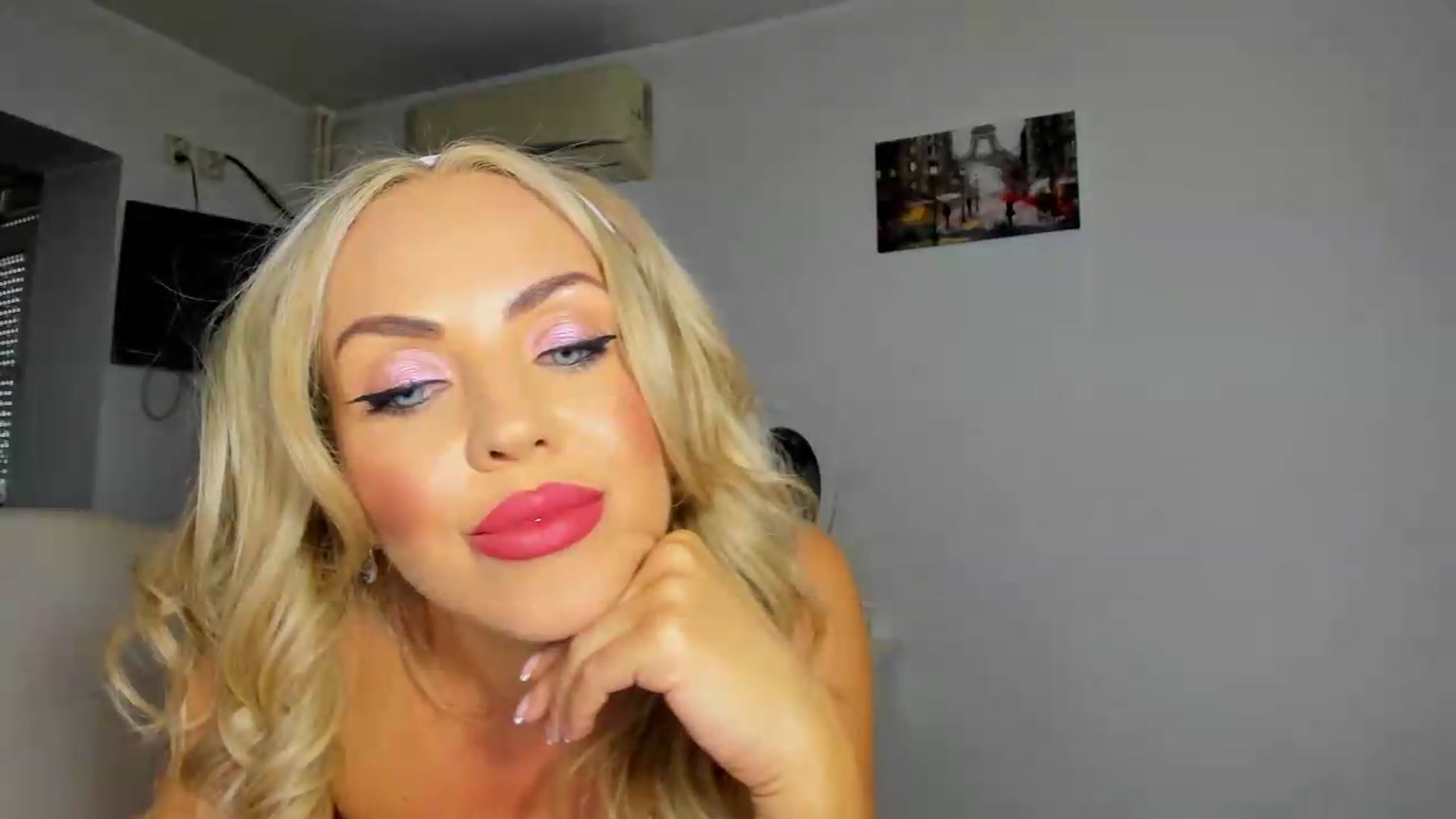 Gallery image thumbnail from MISS_JOY99's myfreecams stream on, 09/11/2026, 08:43 image 10 of 20