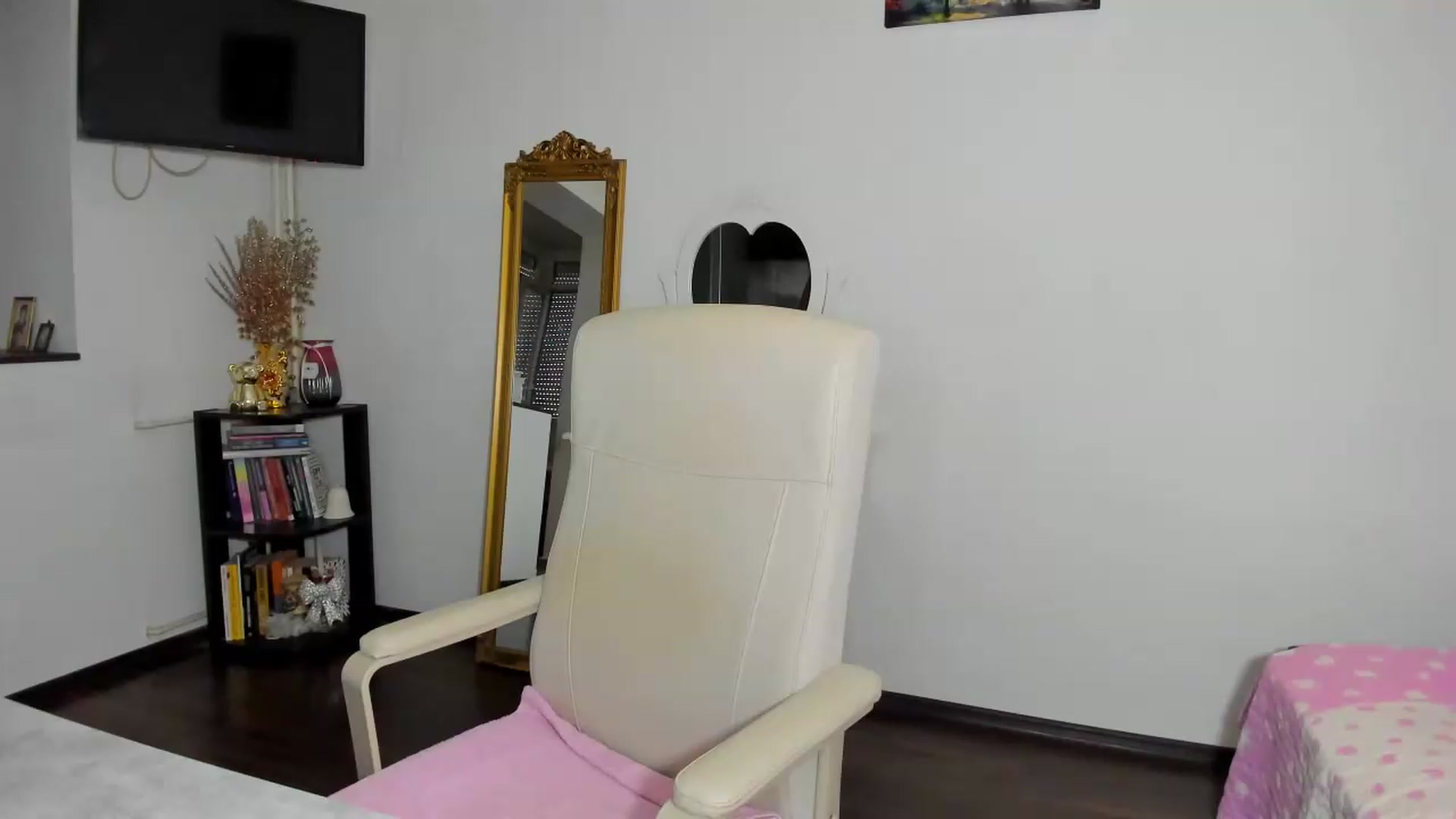 Gallery image thumbnail from MISS_JOY99's myfreecams stream on, 09/11/2026, 08:43 image 18 of 20