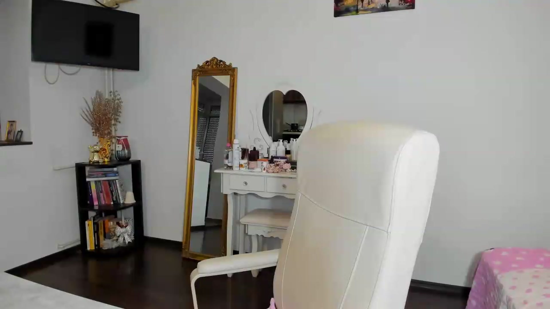 Gallery image thumbnail from MISS_JOY99's myfreecams stream on, 09/11/2026, 08:43 image 5 of 20