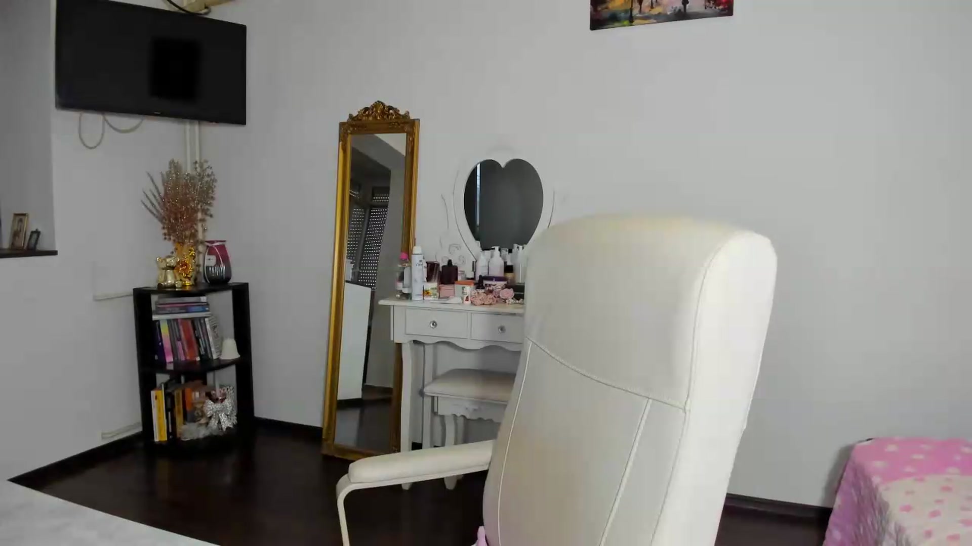 Gallery image thumbnail from MISS_JOY99's myfreecams stream on, 09/11/2026, 08:43 image 8 of 20