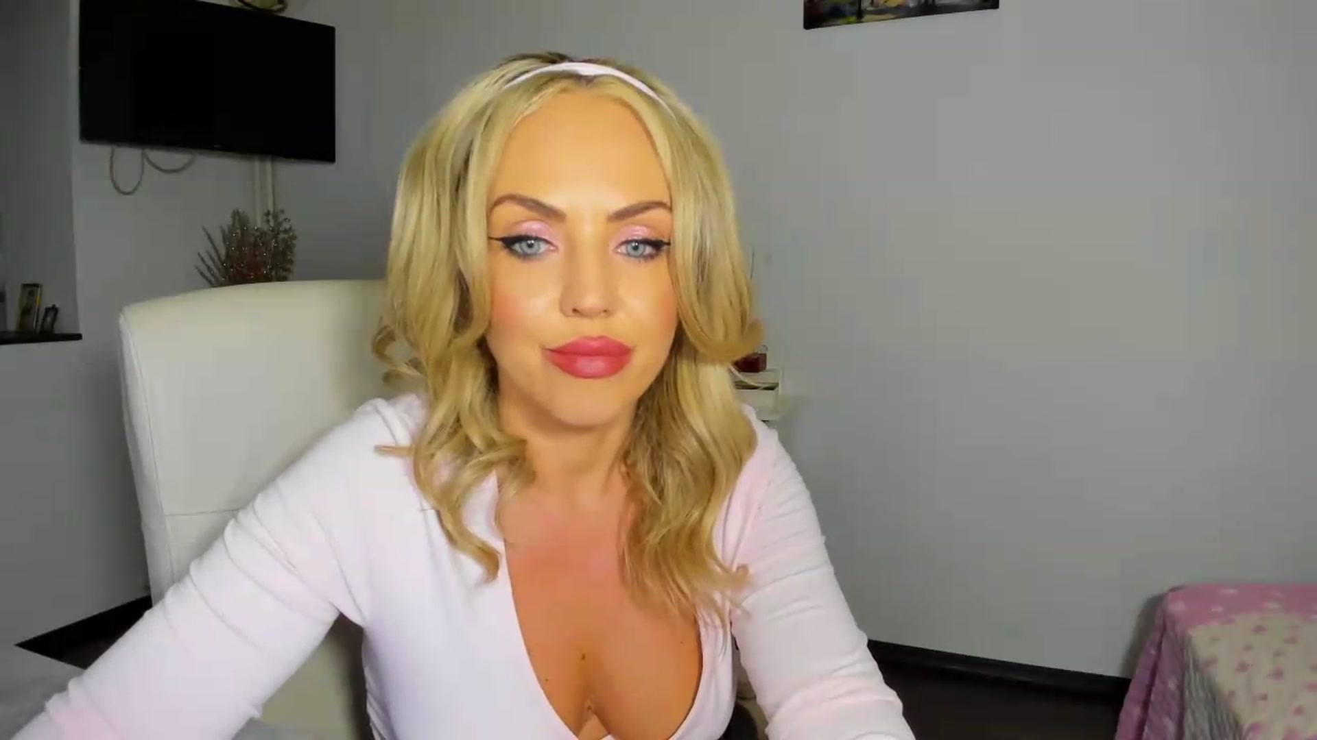 Gallery image thumbnail from MISS_JOY99's myfreecams stream on, 09/12/2026, 07:46 image 20 of 20