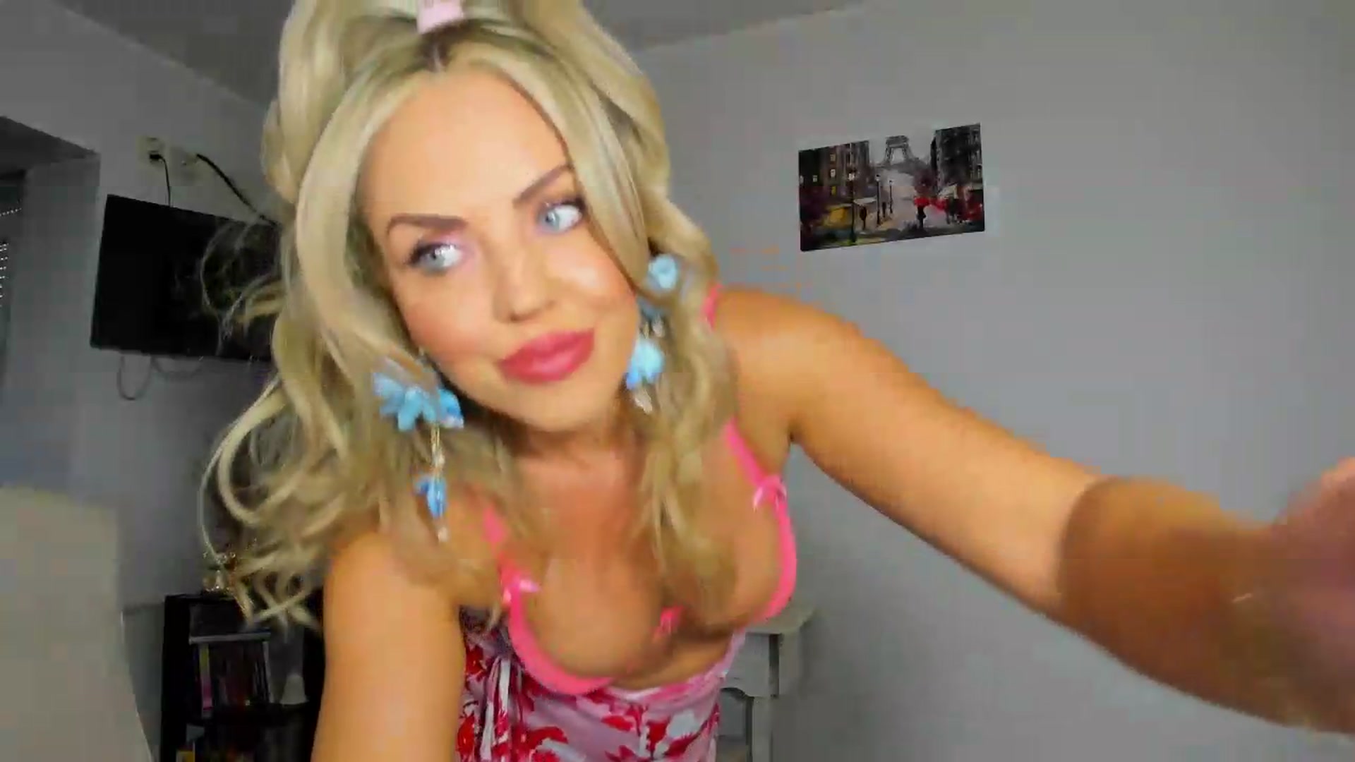 Gallery image thumbnail from MISS_JOY99's myfreecams stream on, 09/14/2026, 06:22 image 14 of 20