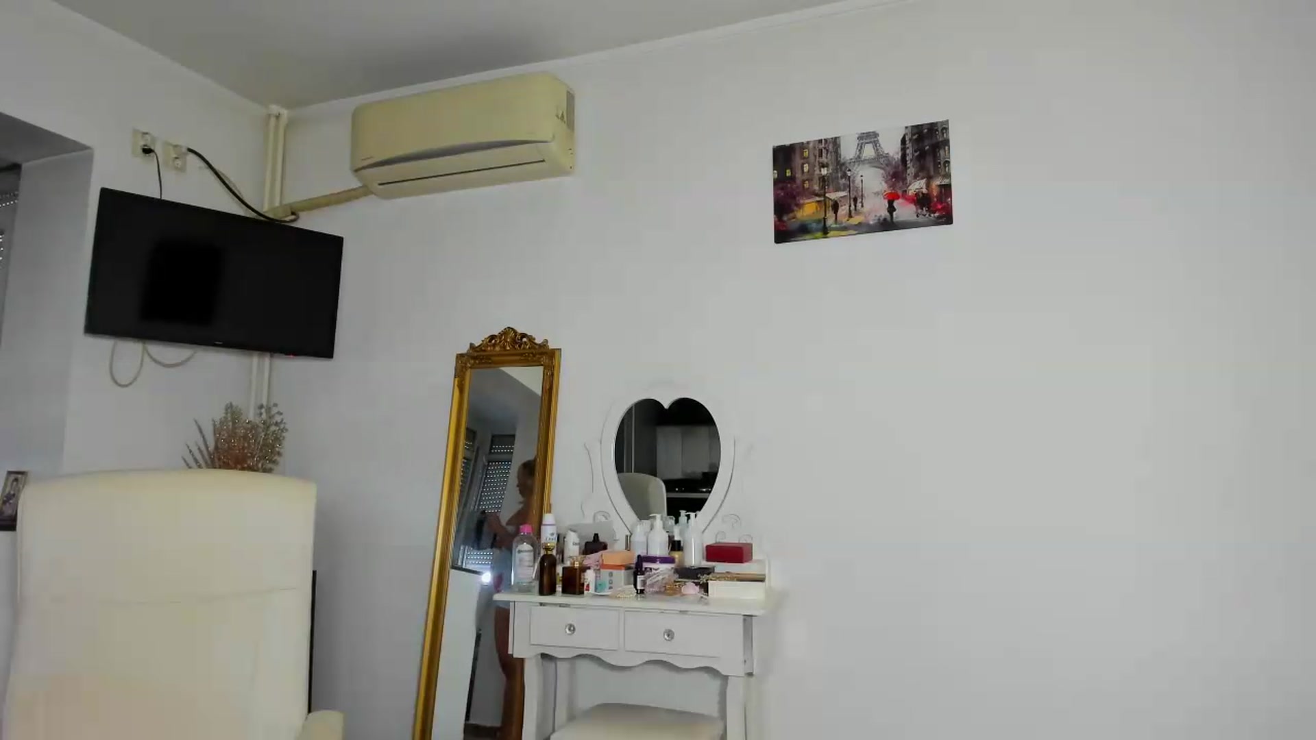 Gallery image thumbnail from MISS_JOY99's myfreecams stream on, 09/14/2026, 06:22 image 10 of 20