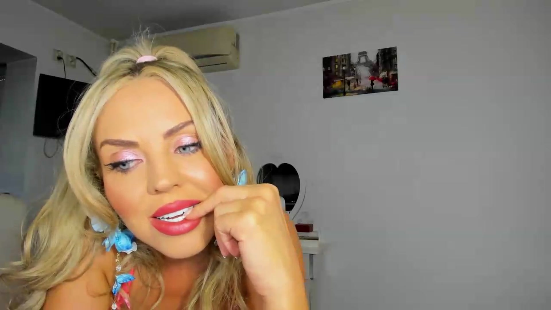 Gallery image thumbnail from MISS_JOY99's myfreecams stream on, 09/14/2026, 06:22 image 15 of 20