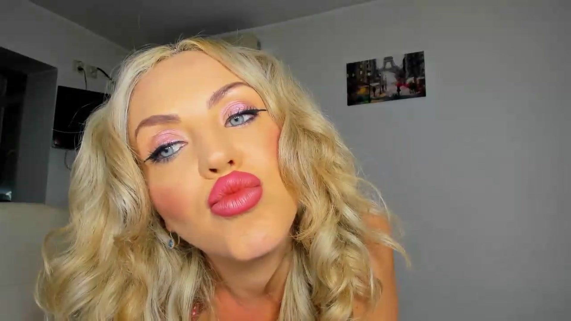 Gallery image thumbnail from MISS_JOY99's myfreecams stream on, 09/17/2026, 03:56 image 19 of 20