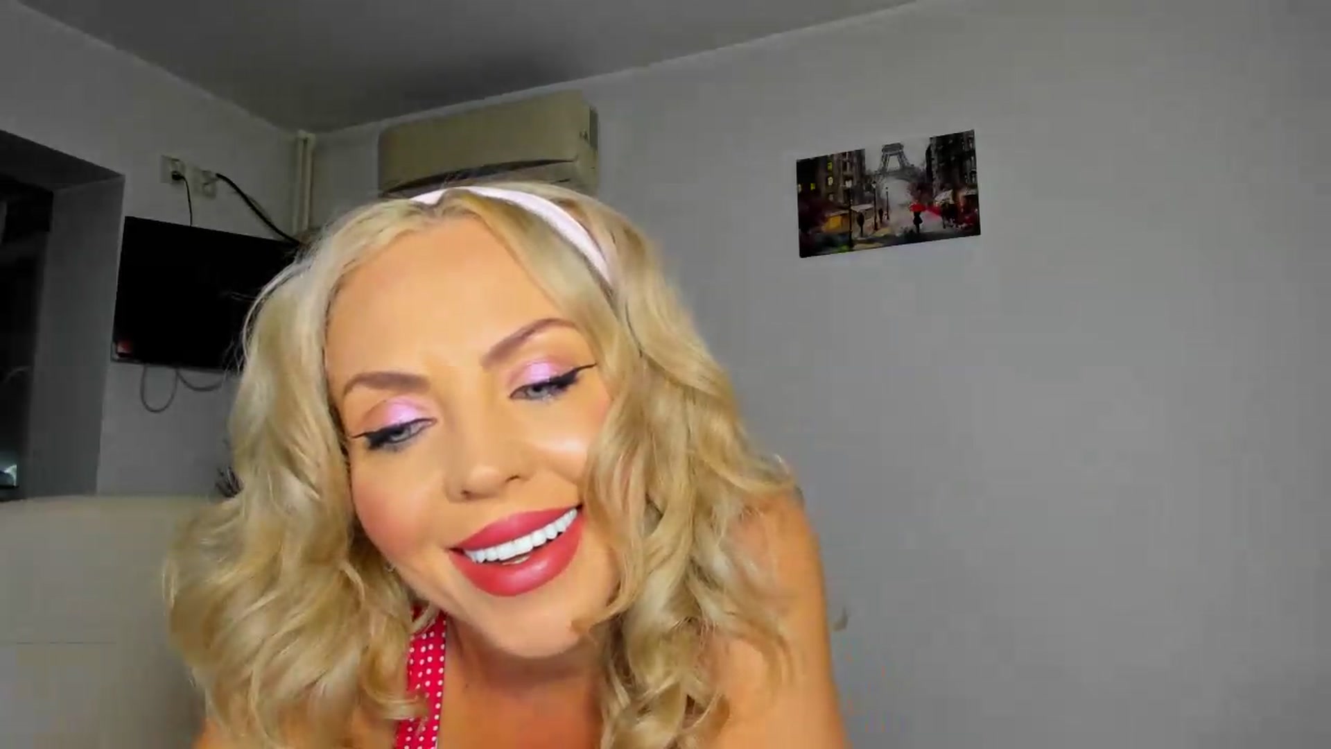 Gallery image thumbnail from MISS_JOY99's myfreecams stream on, 09/17/2026, 03:56 image 9 of 20