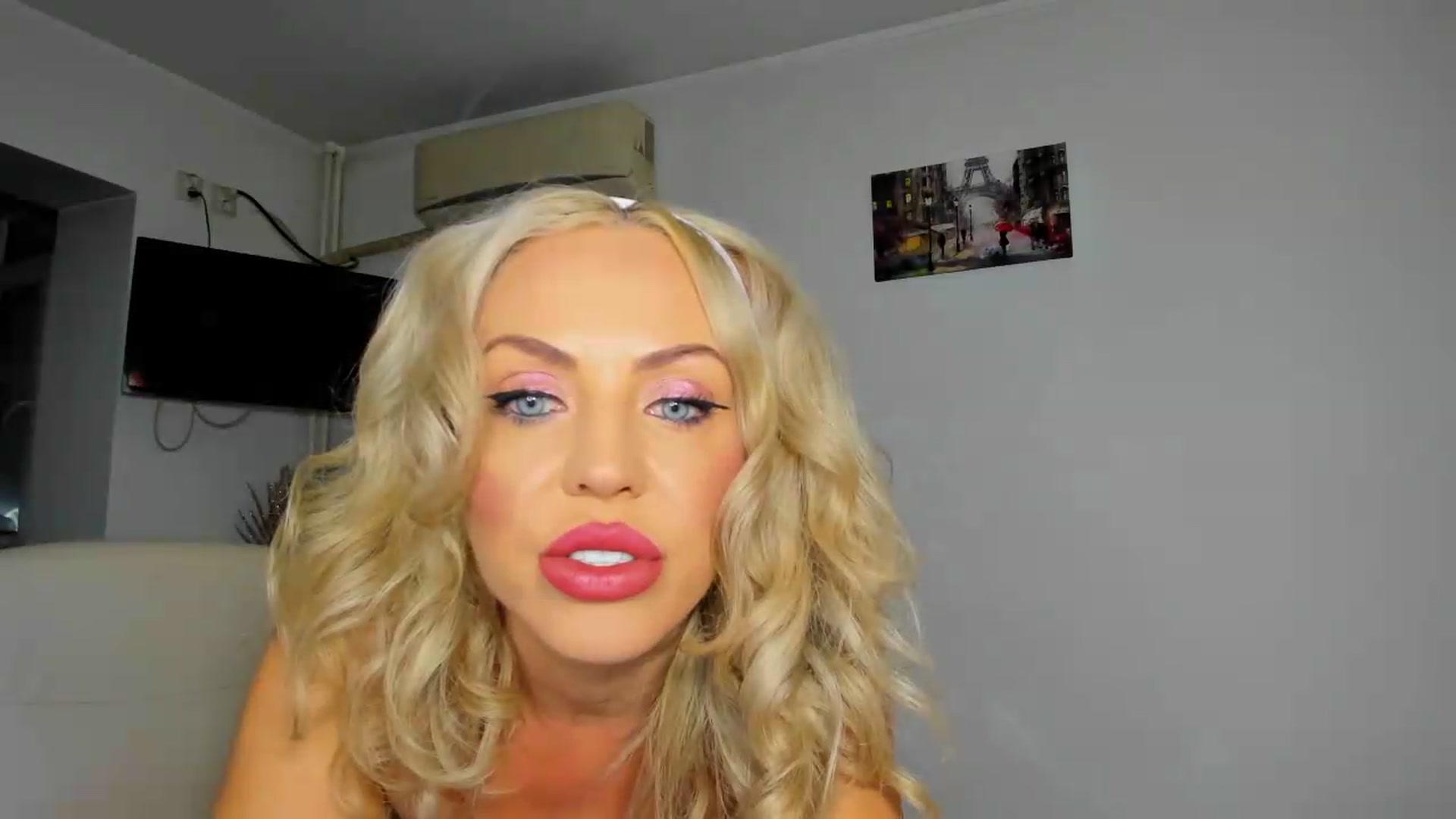 Gallery image thumbnail from MISS_JOY99's myfreecams stream on, 09/17/2026, 03:56 image 7 of 20