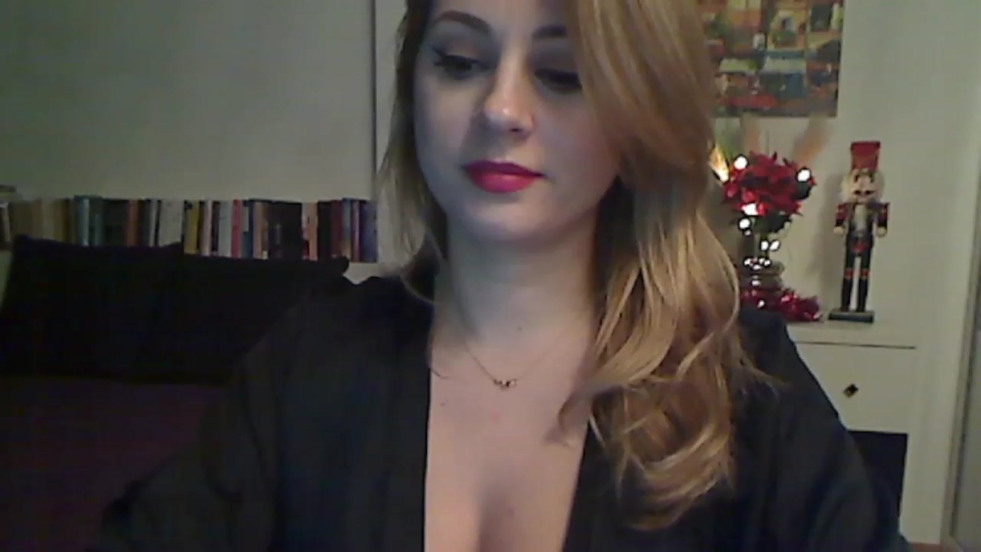 Gallery image thumbnail from MISS__S's myfreecams stream on, 12/04/2022, 24:21 image 15 of 20