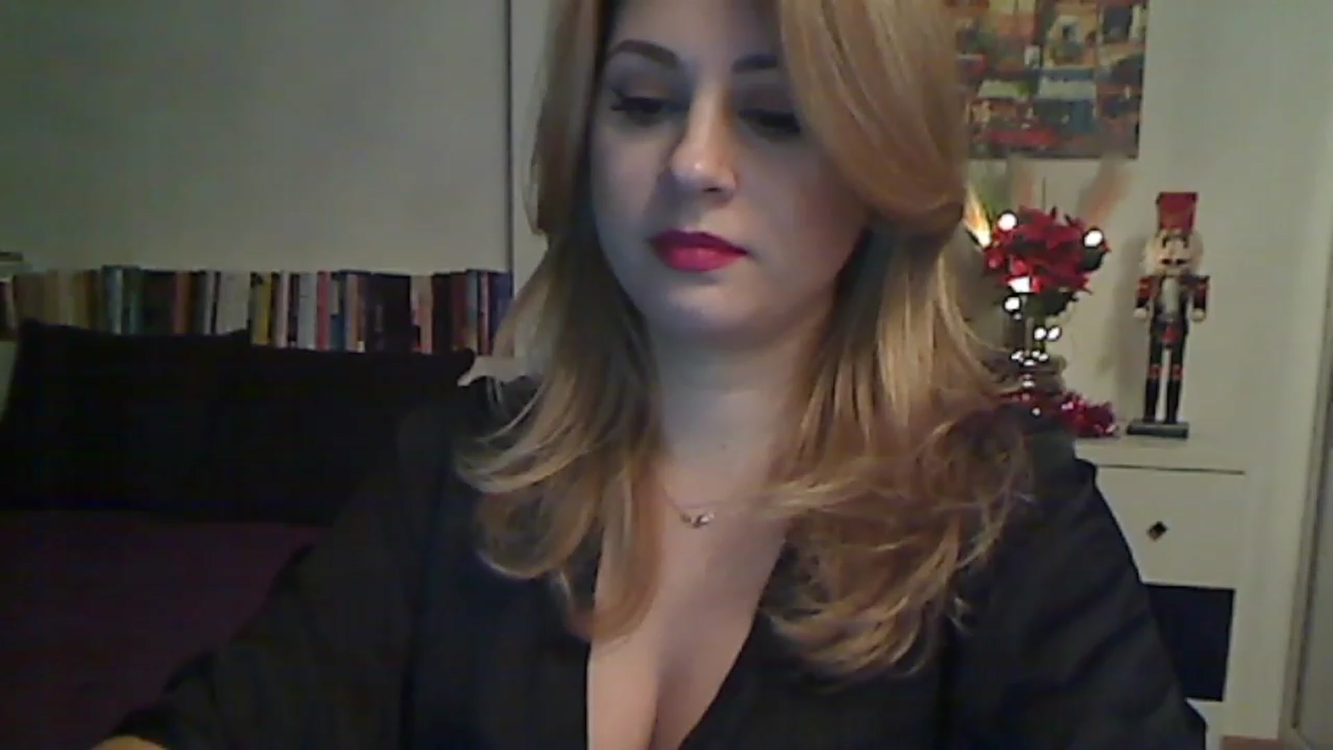 Gallery image thumbnail from MISS__S's myfreecams stream on, 12/04/2022, 24:21 image 4 of 20