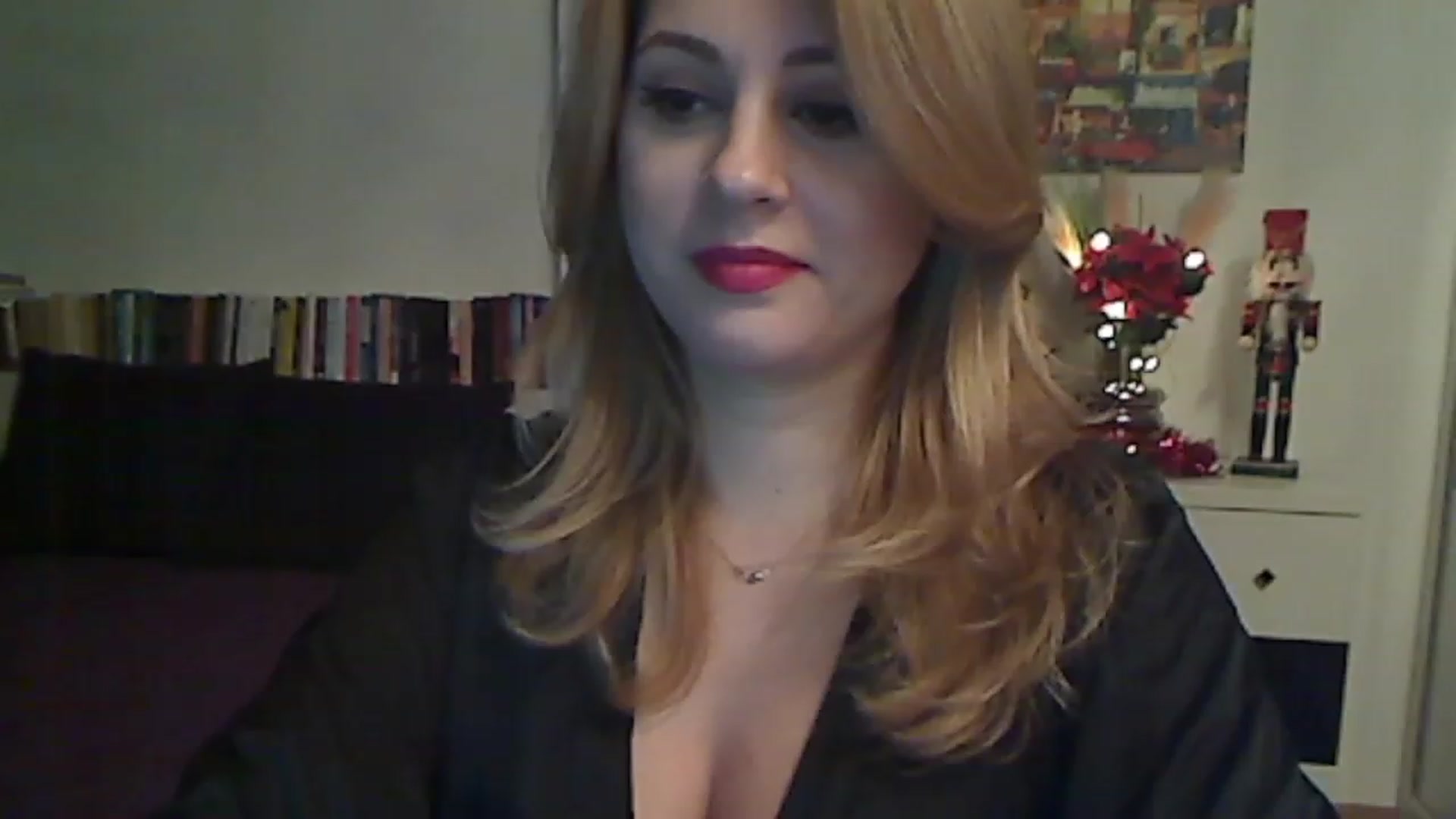 Gallery image thumbnail from MISS__S's myfreecams stream on, 12/04/2022, 24:21 image 2 of 20