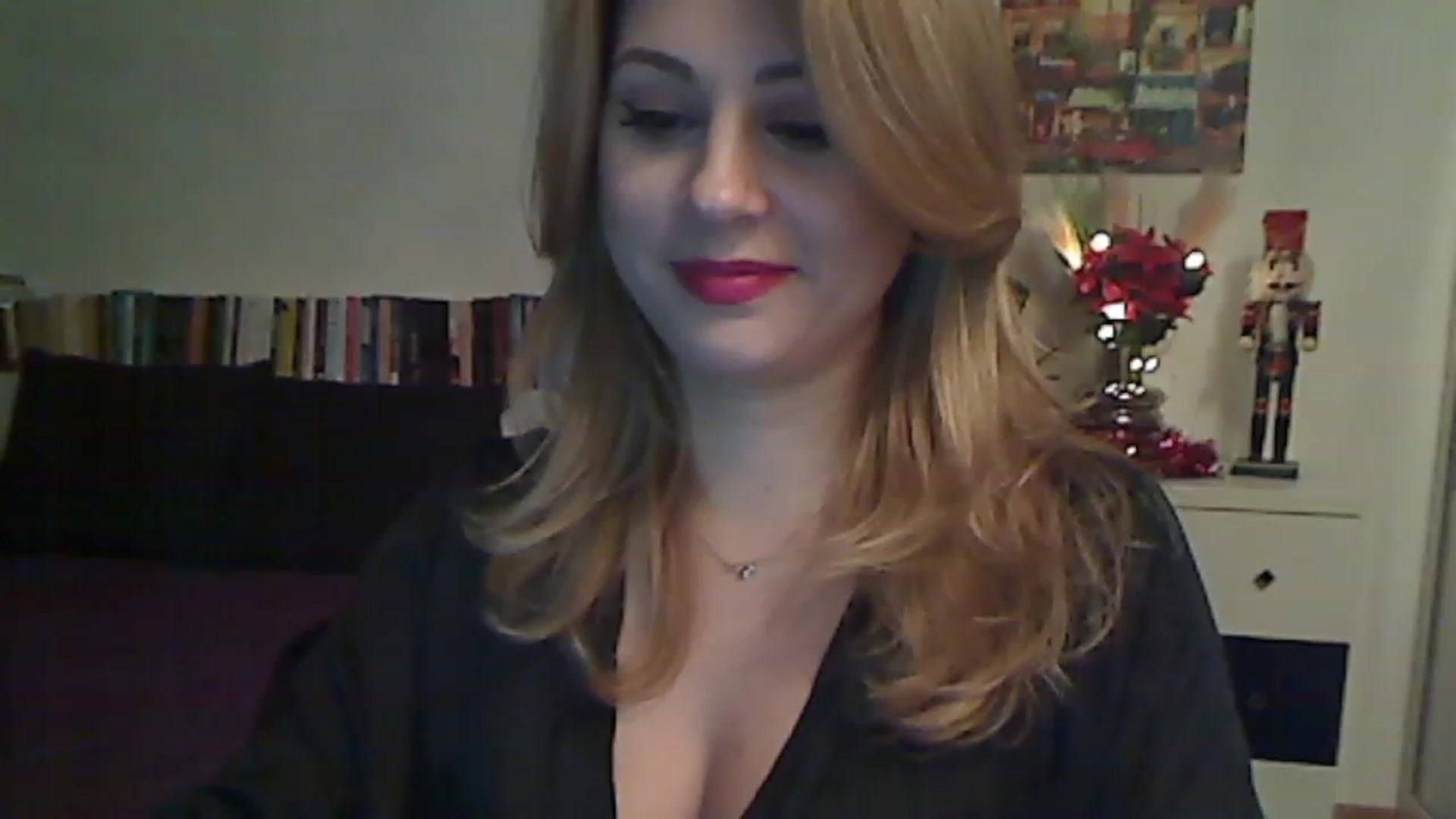 Gallery image thumbnail from MISS__S's myfreecams stream on, 12/04/2022, 24:21 image 1 of 20
