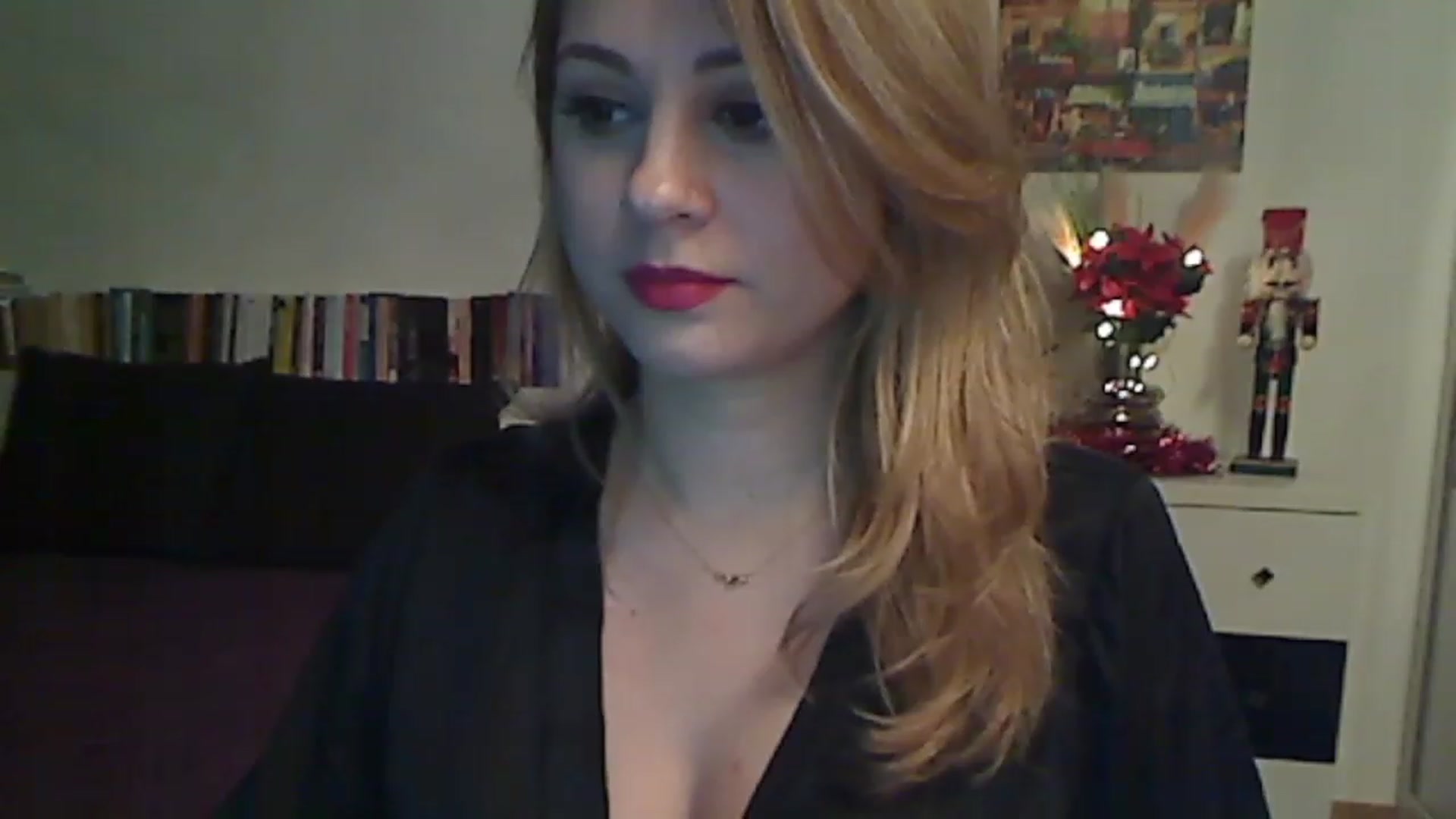 Gallery image thumbnail from MISS__S's myfreecams stream on, 12/04/2022, 24:21 image 18 of 20