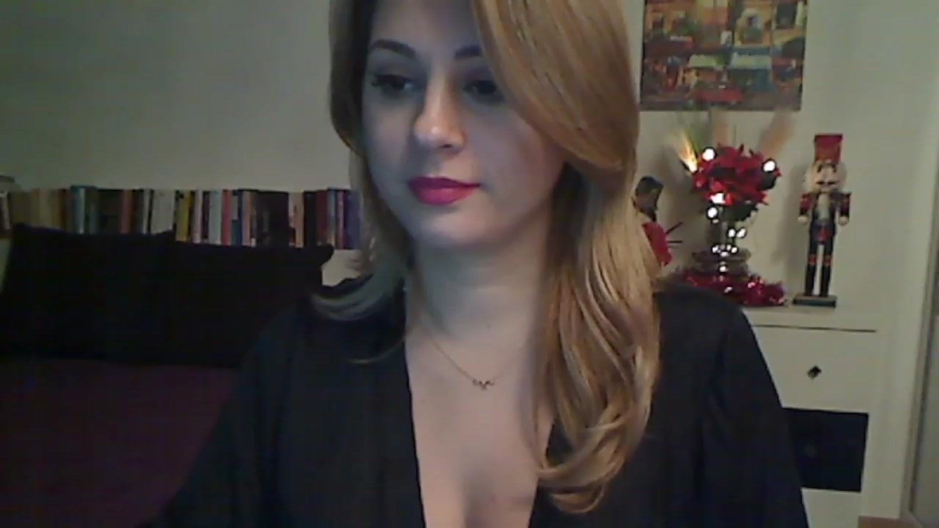 Gallery image thumbnail from MISS__S's myfreecams stream on, 12/04/2022, 01:17 image 16 of 20