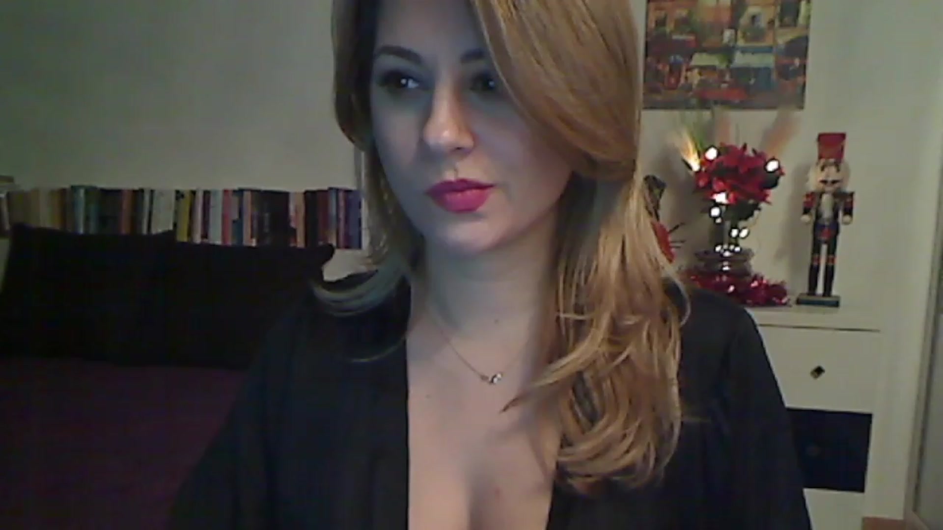 Gallery image thumbnail from MISS__S's myfreecams stream on, 12/04/2022, 01:17 image 14 of 20