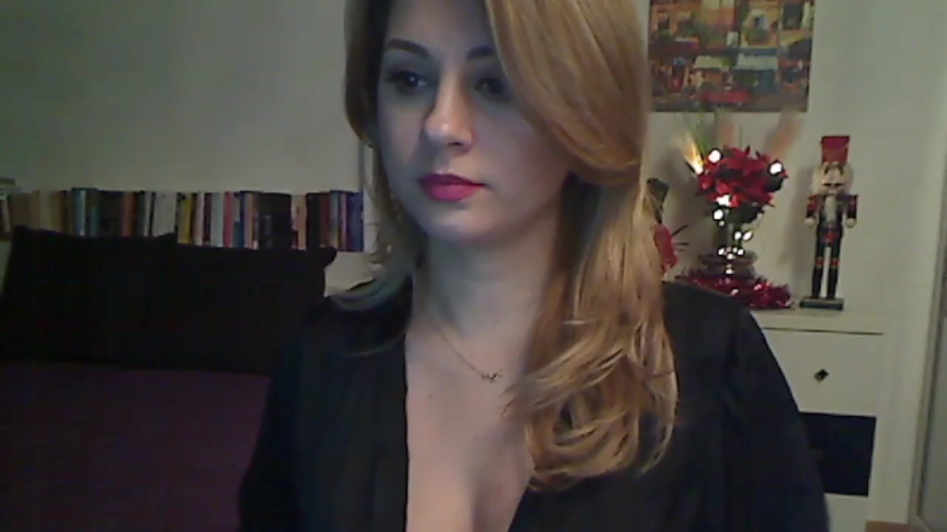 Gallery image thumbnail from MISS__S's myfreecams stream on, 12/04/2022, 01:17 image 15 of 20