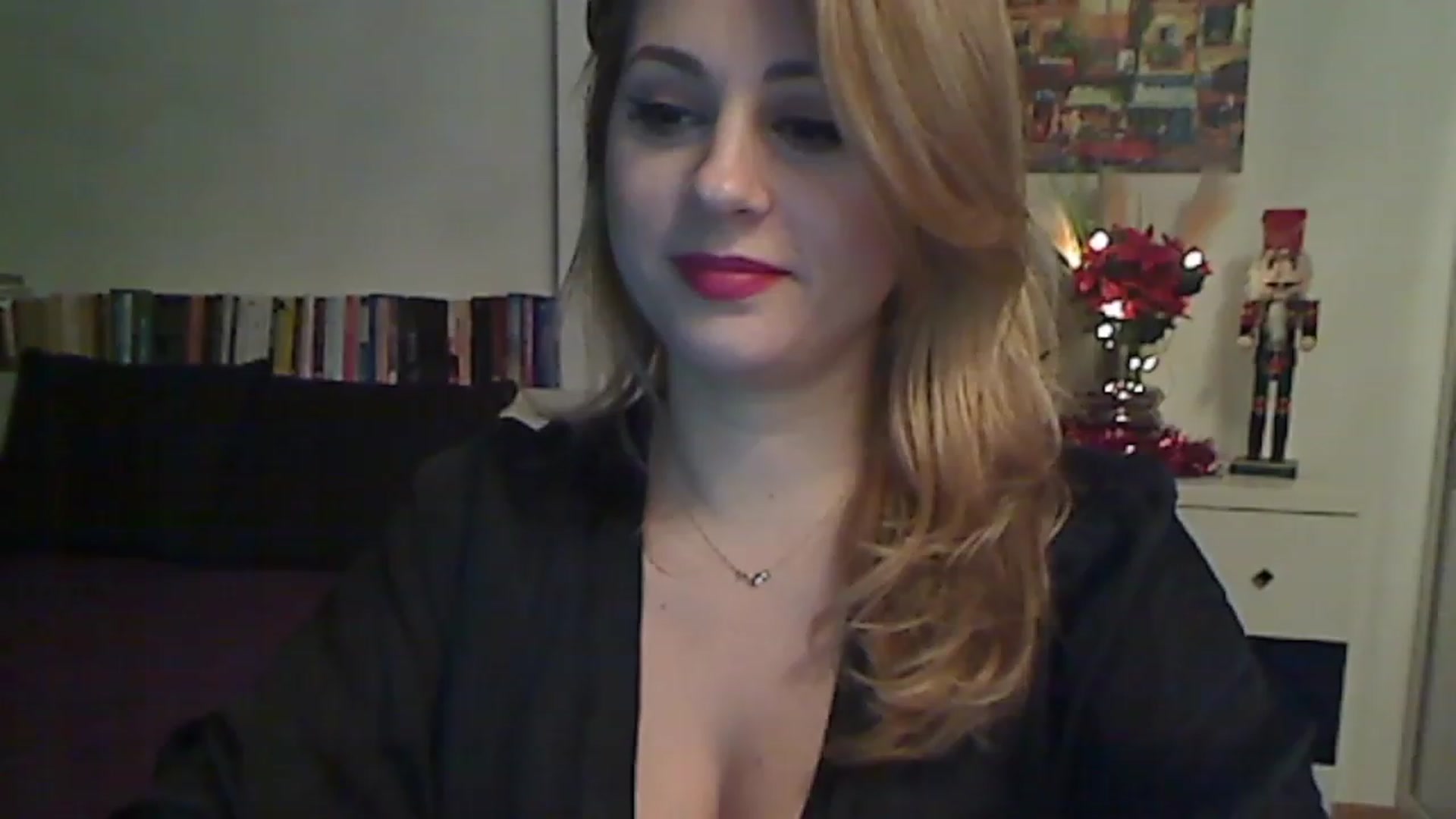 Gallery image thumbnail from MISS__S's myfreecams stream on, 12/04/2022, 01:17 image 4 of 20