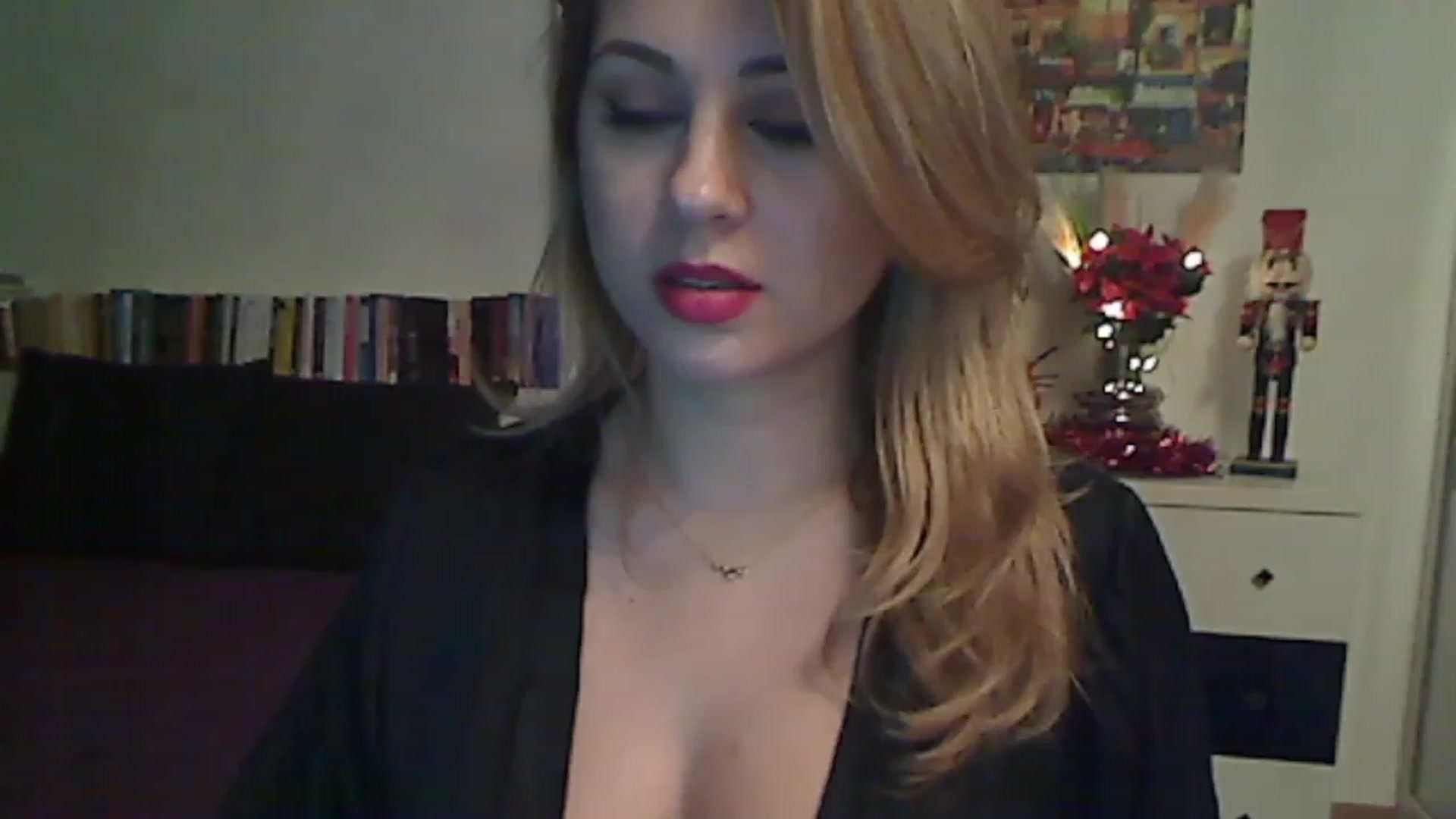 Gallery image thumbnail from MISS__S's myfreecams stream on, 12/04/2022, 01:17 image 5 of 20