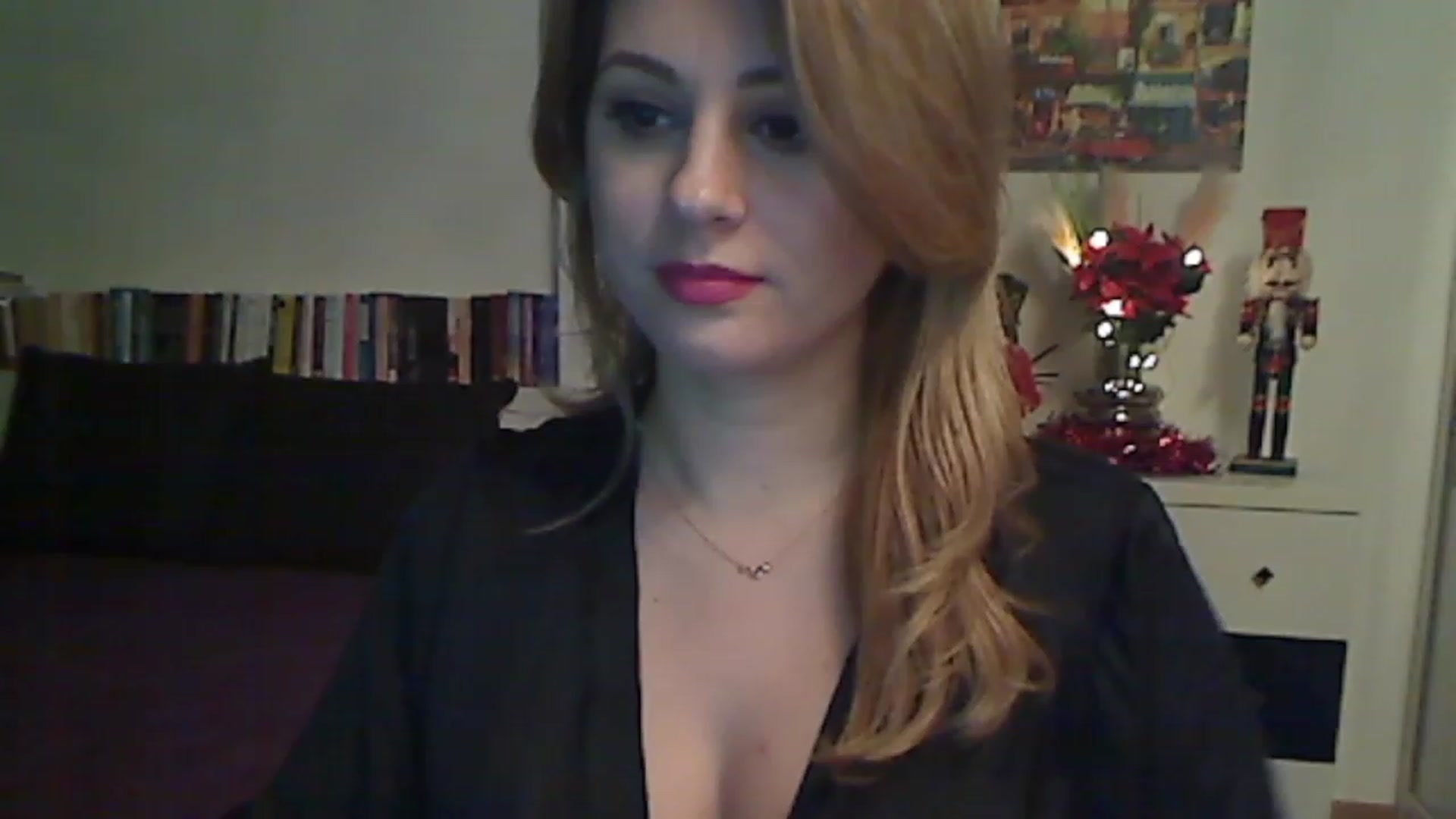 Gallery image thumbnail from MISS__S's myfreecams stream on, 12/04/2022, 01:17 image 11 of 20