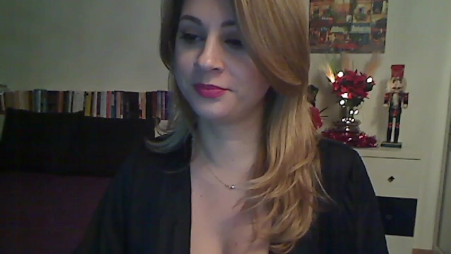 Gallery image thumbnail from MISS__S's myfreecams stream on, 12/04/2022, 01:17 image 17 of 20