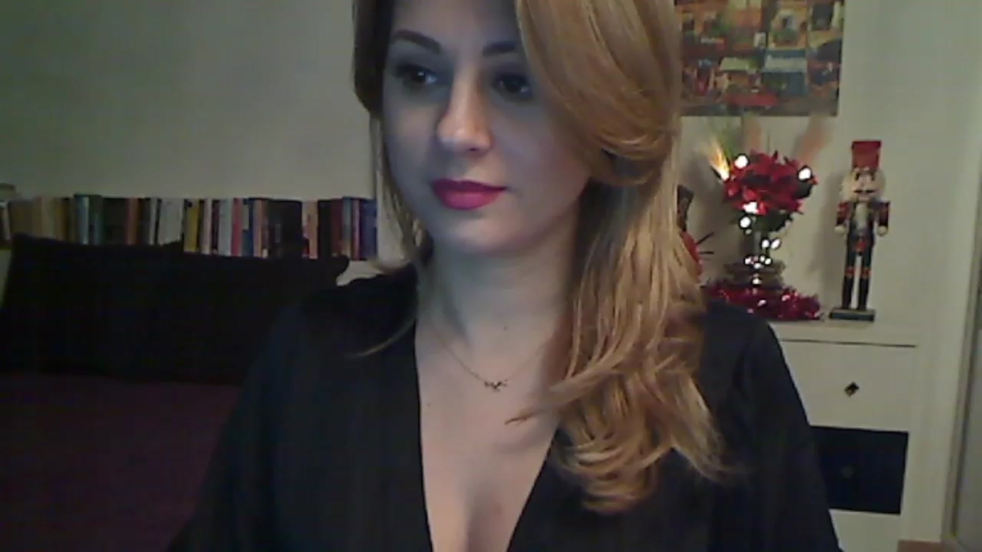 Gallery image thumbnail from MISS__S's myfreecams stream on, 12/04/2022, 01:17 image 10 of 20