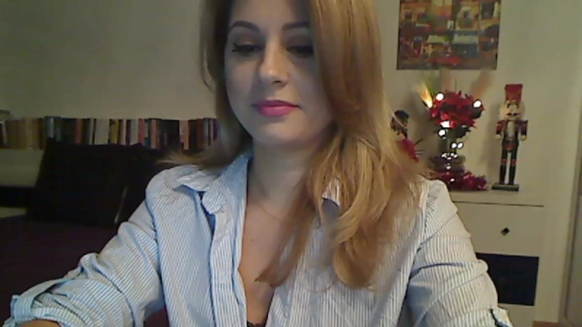 Gallery image thumbnail from MISS__S's myfreecams stream on, 12/07/2022, 24:29 image 6 of 20