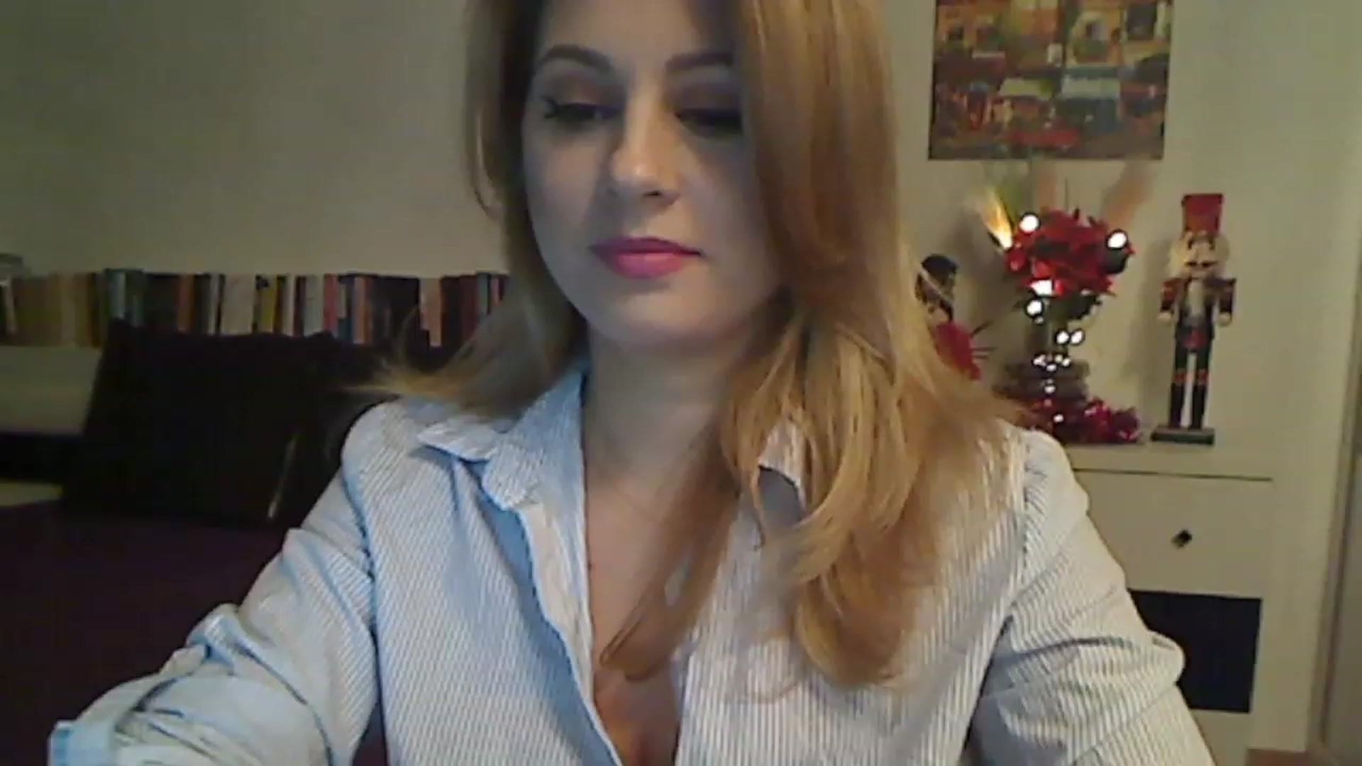 Gallery image thumbnail from MISS__S's myfreecams stream on, 12/07/2022, 24:29 image 7 of 20