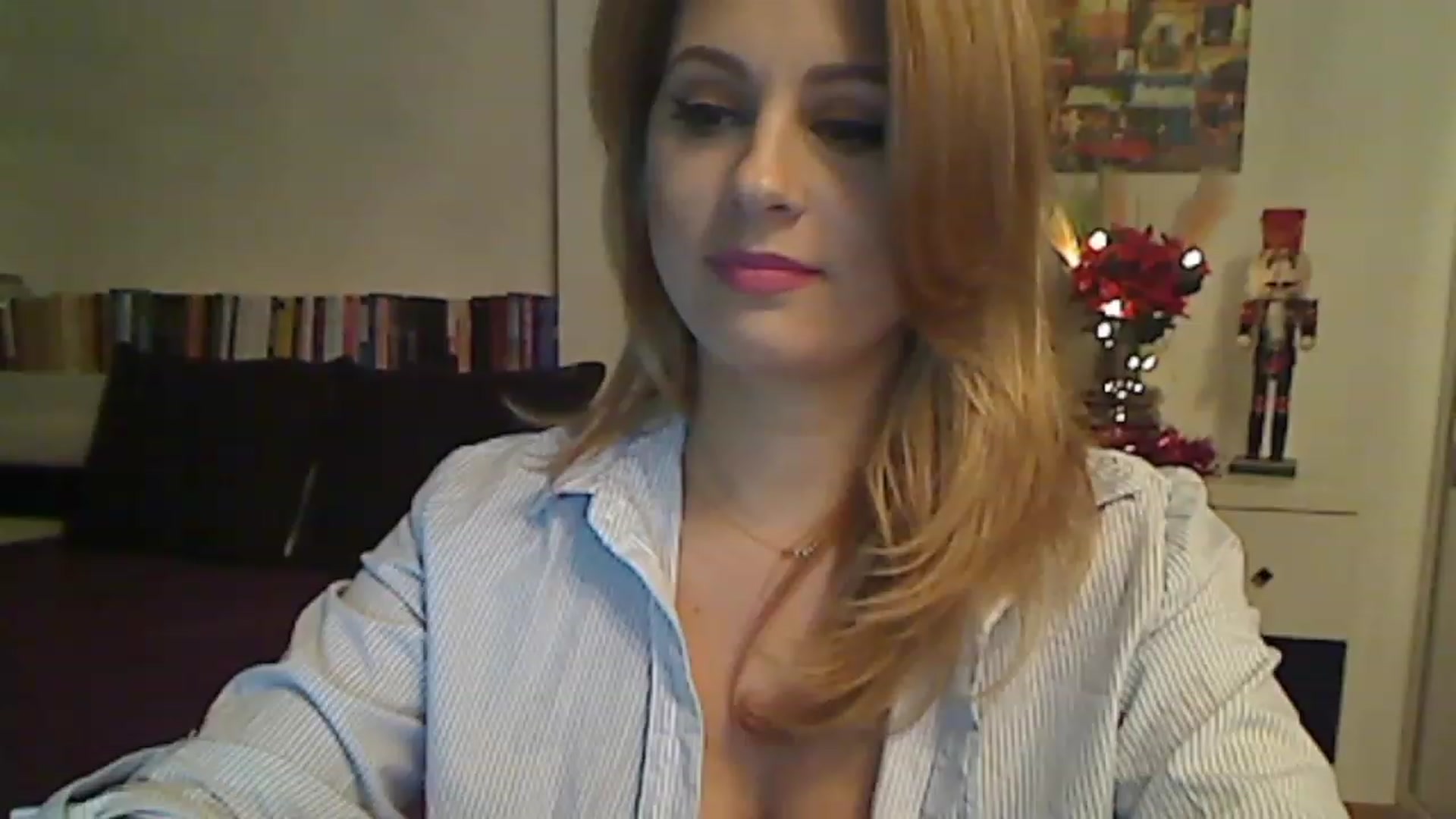 Gallery image thumbnail from MISS__S's myfreecams stream on, 12/07/2022, 01:47 image 5 of 20